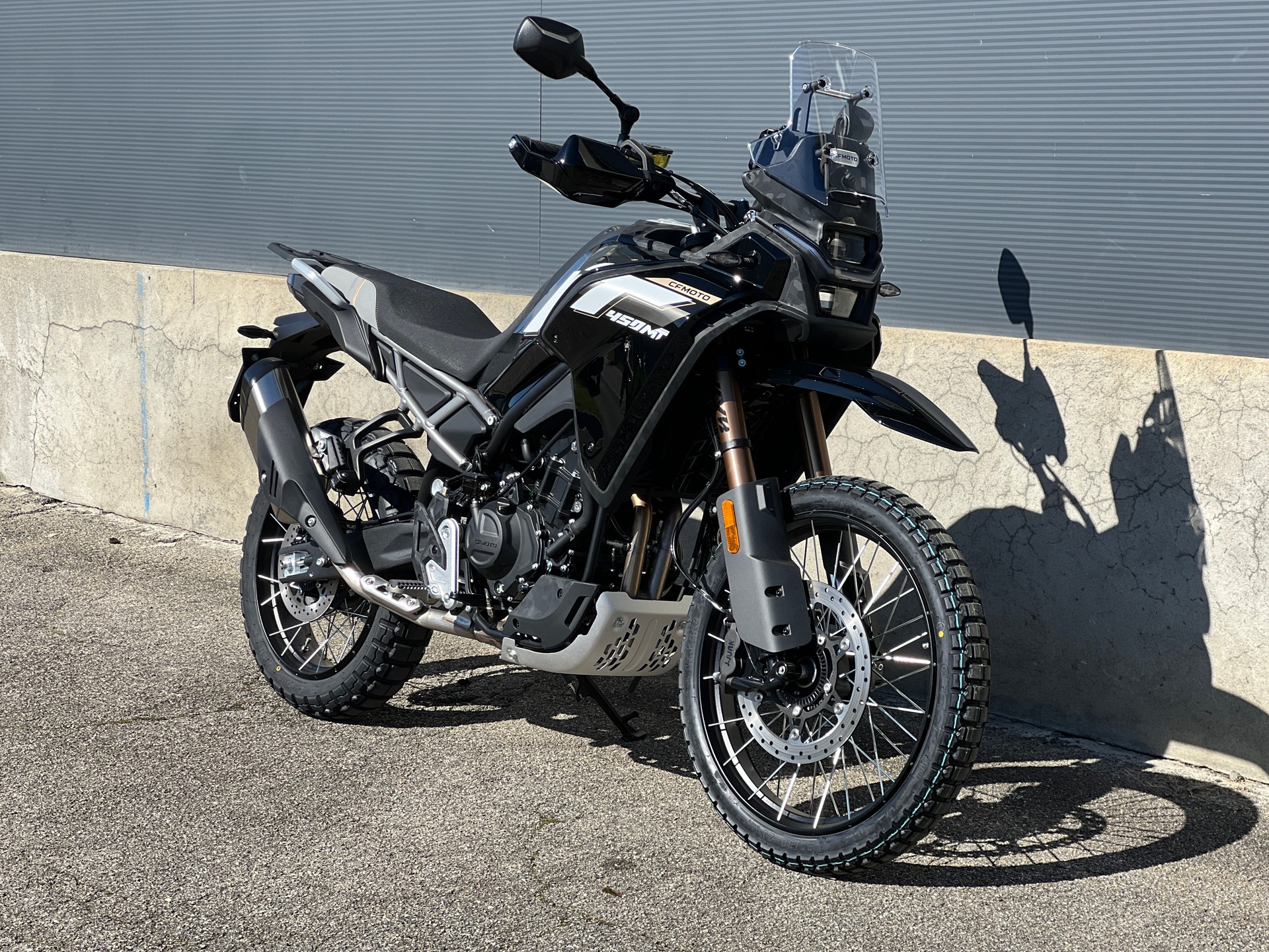 CF MOTO Nebula Black High Fender Umbau