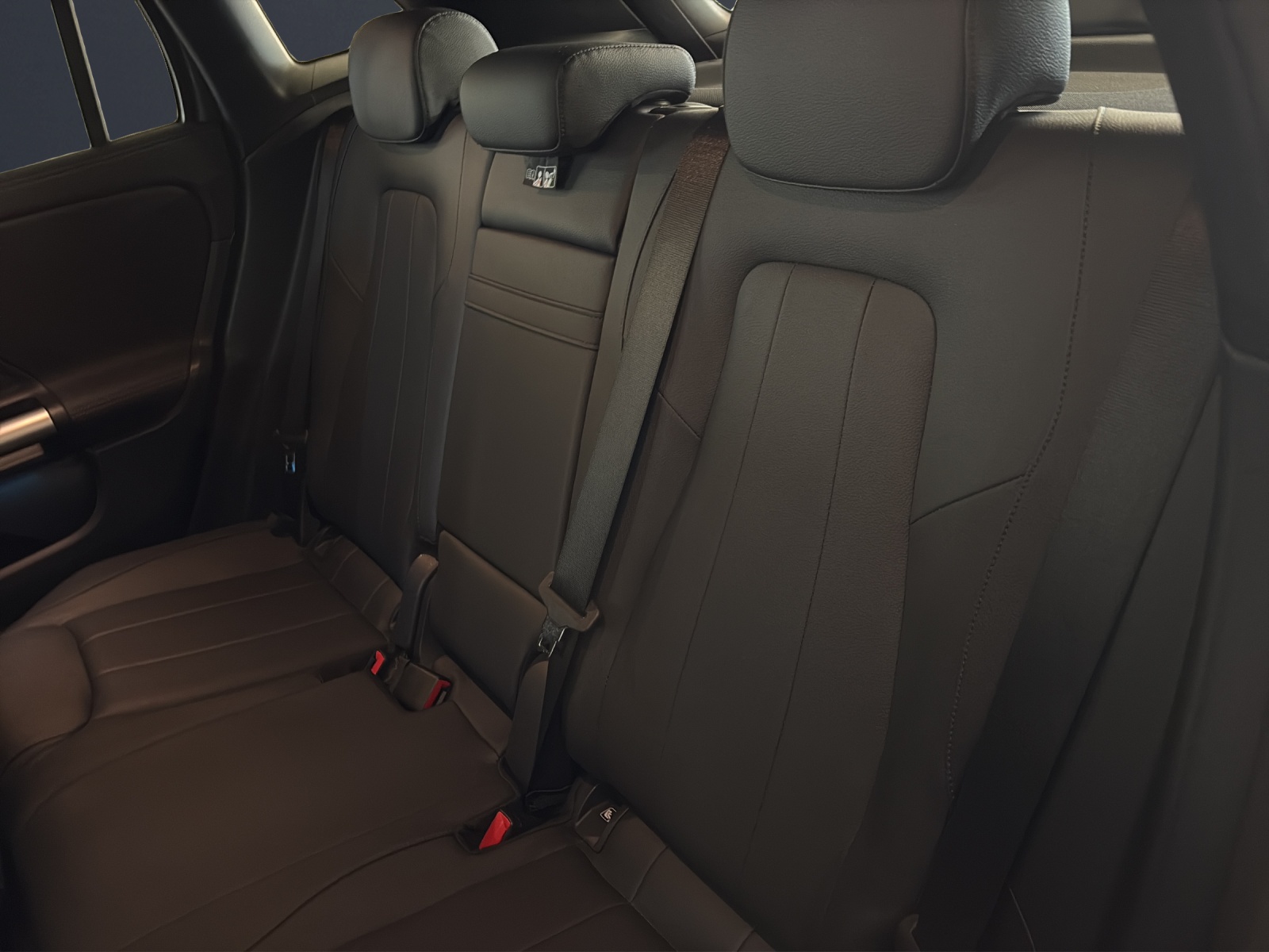 MERCEDES-BENZ GLA 200 Progressive-image-15