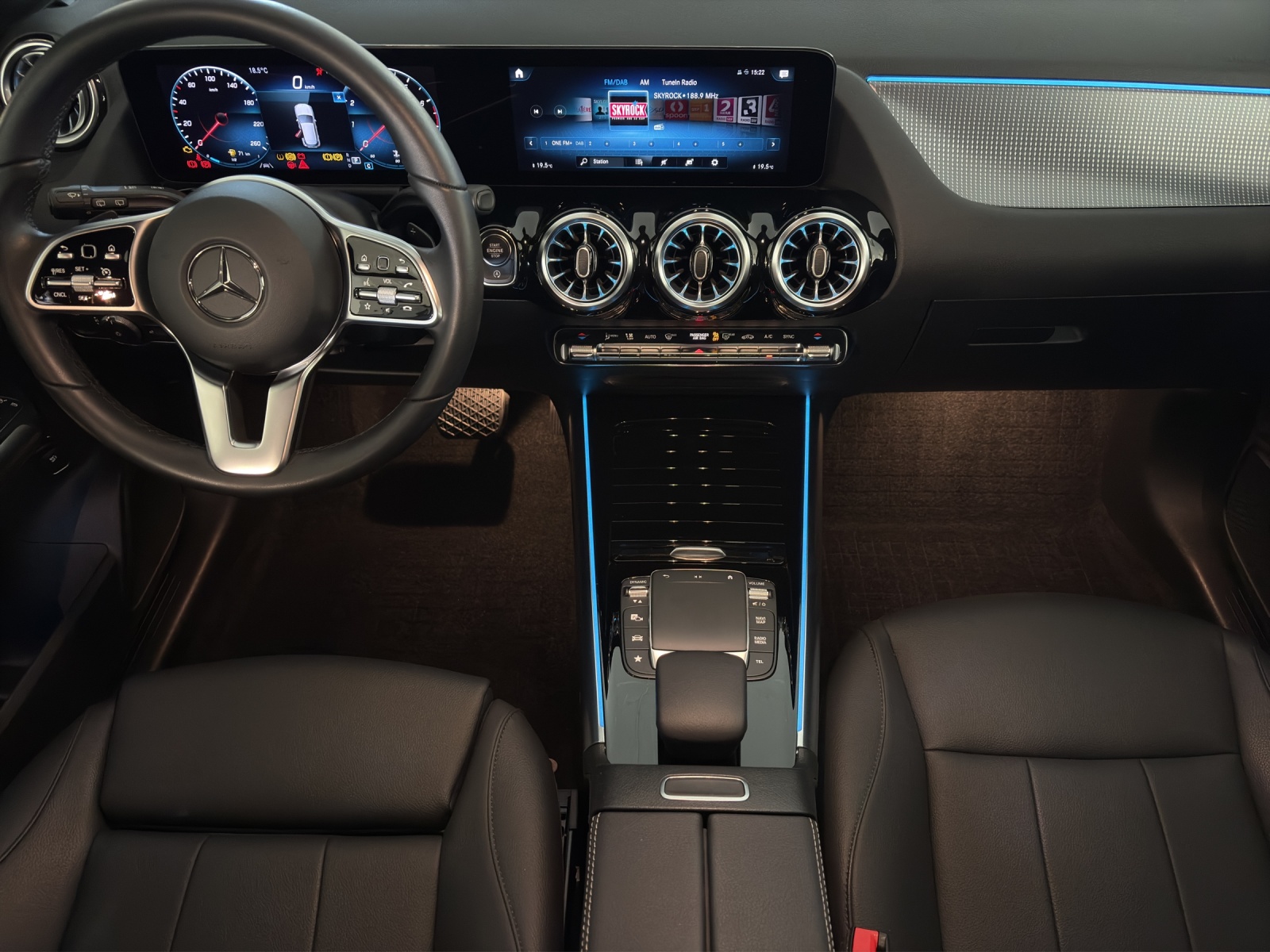 MERCEDES-BENZ GLA 200 Progressive-image-11