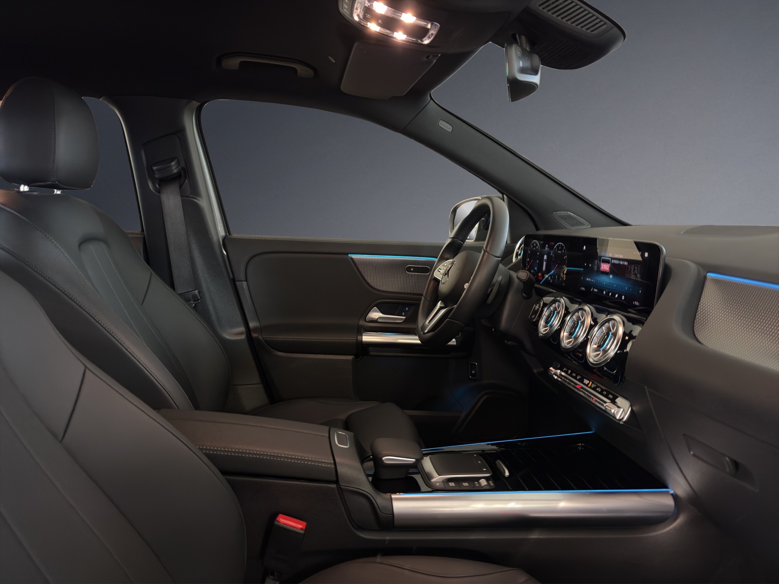 MERCEDES-BENZ GLA 200 Progressive-image-9