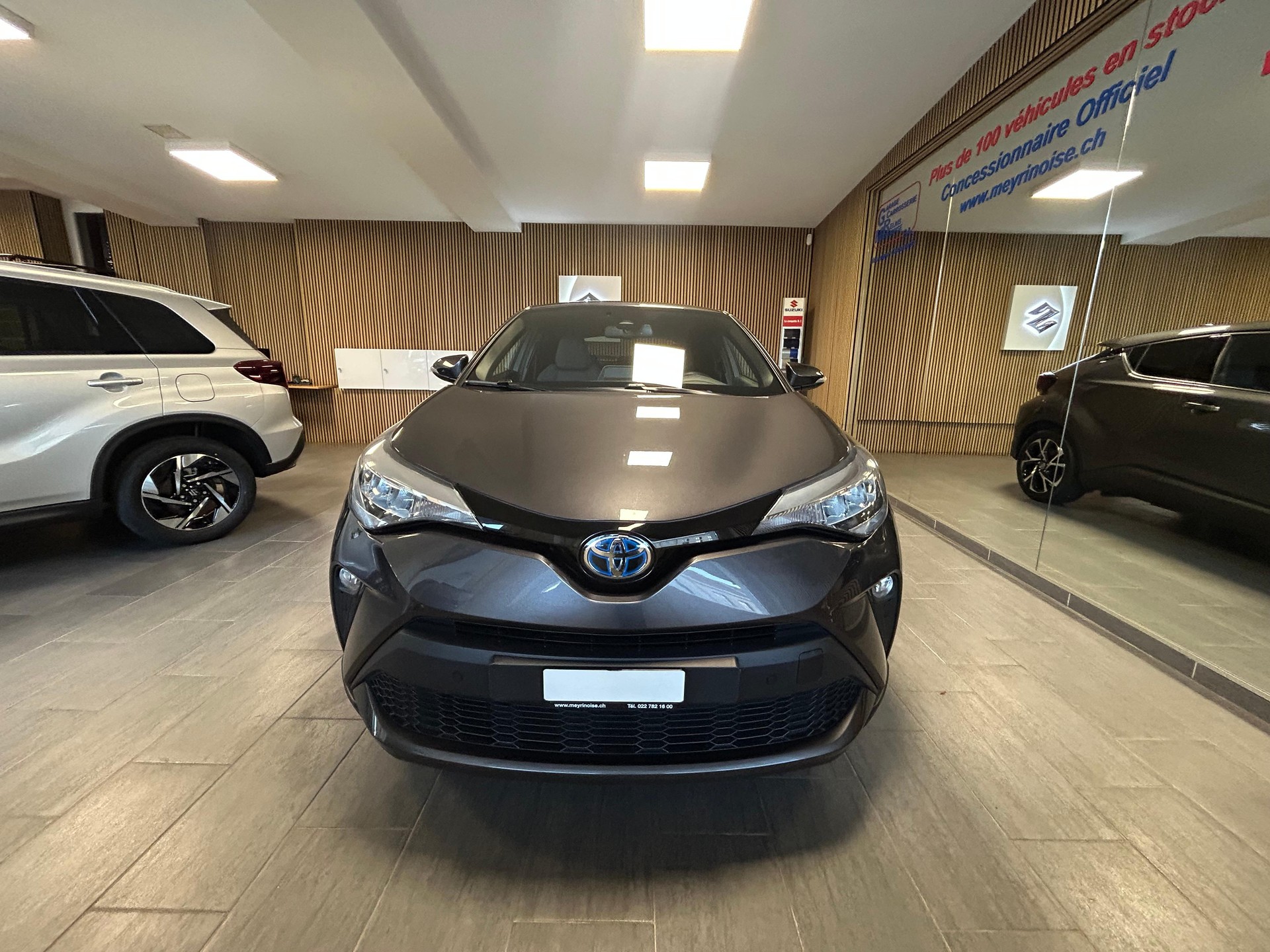 TOYOTA C-HR 2.0 VVTi HSD Trend-image-2