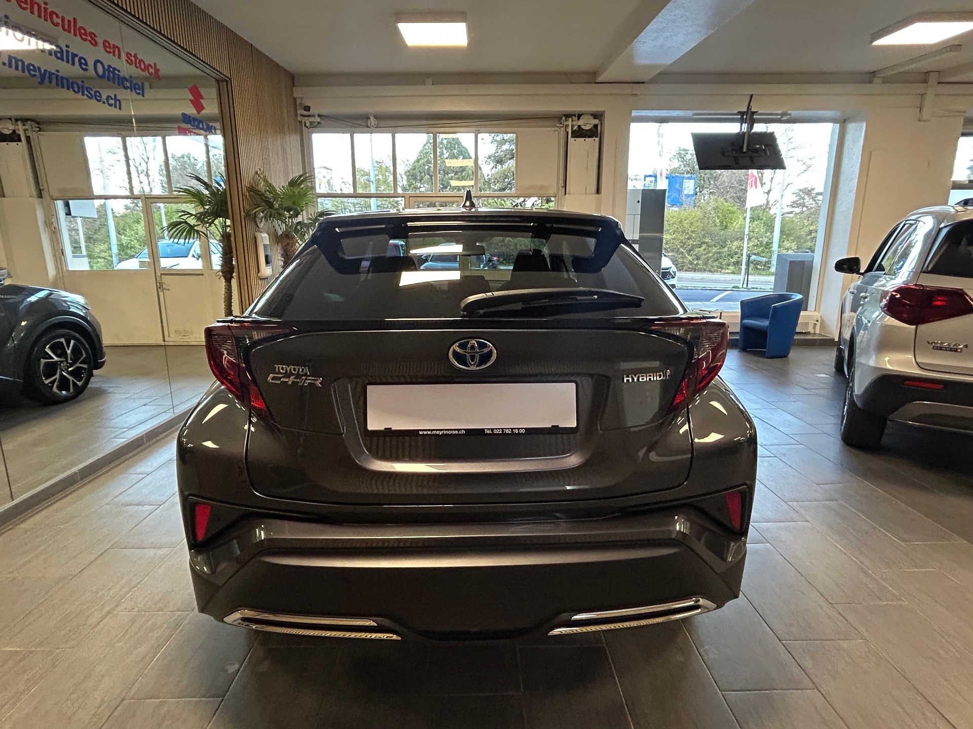 TOYOTA C-HR 2.0 VVTi HSD Trend-image-5