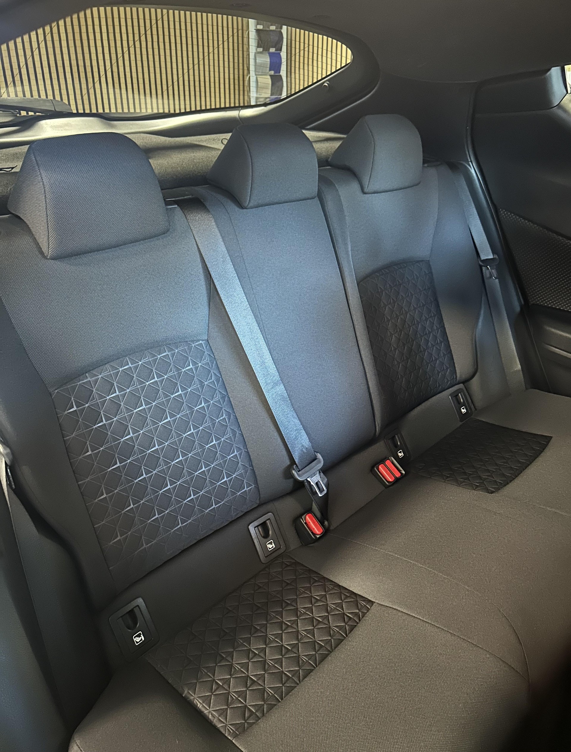 TOYOTA C-HR 2.0 VVTi HSD Trend-image-14