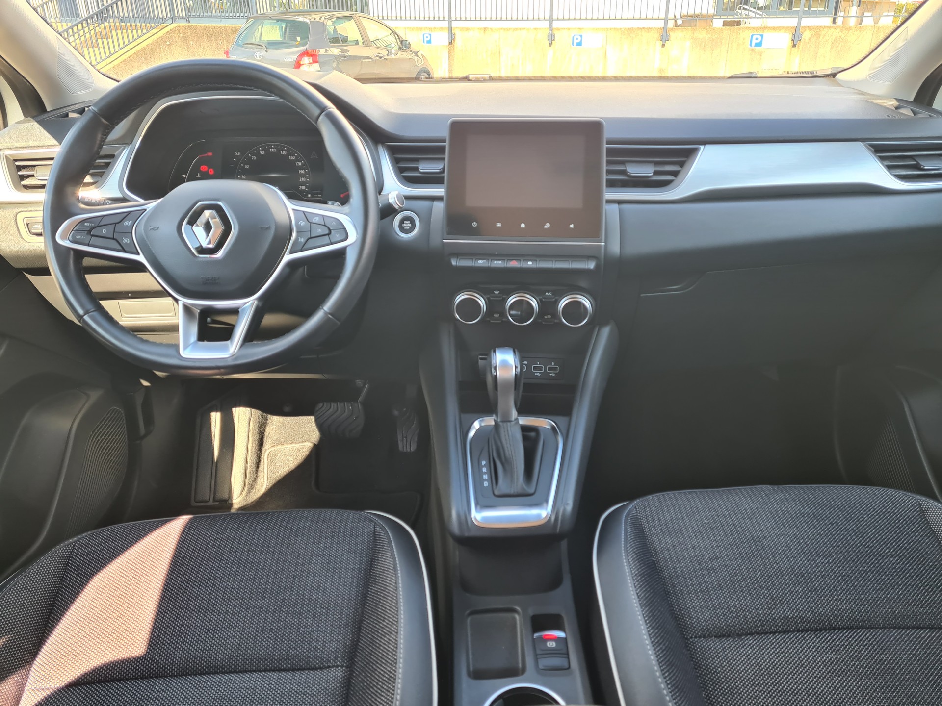 RENAULT Captur 1.3 TCe EDC Intens EDC-image-9