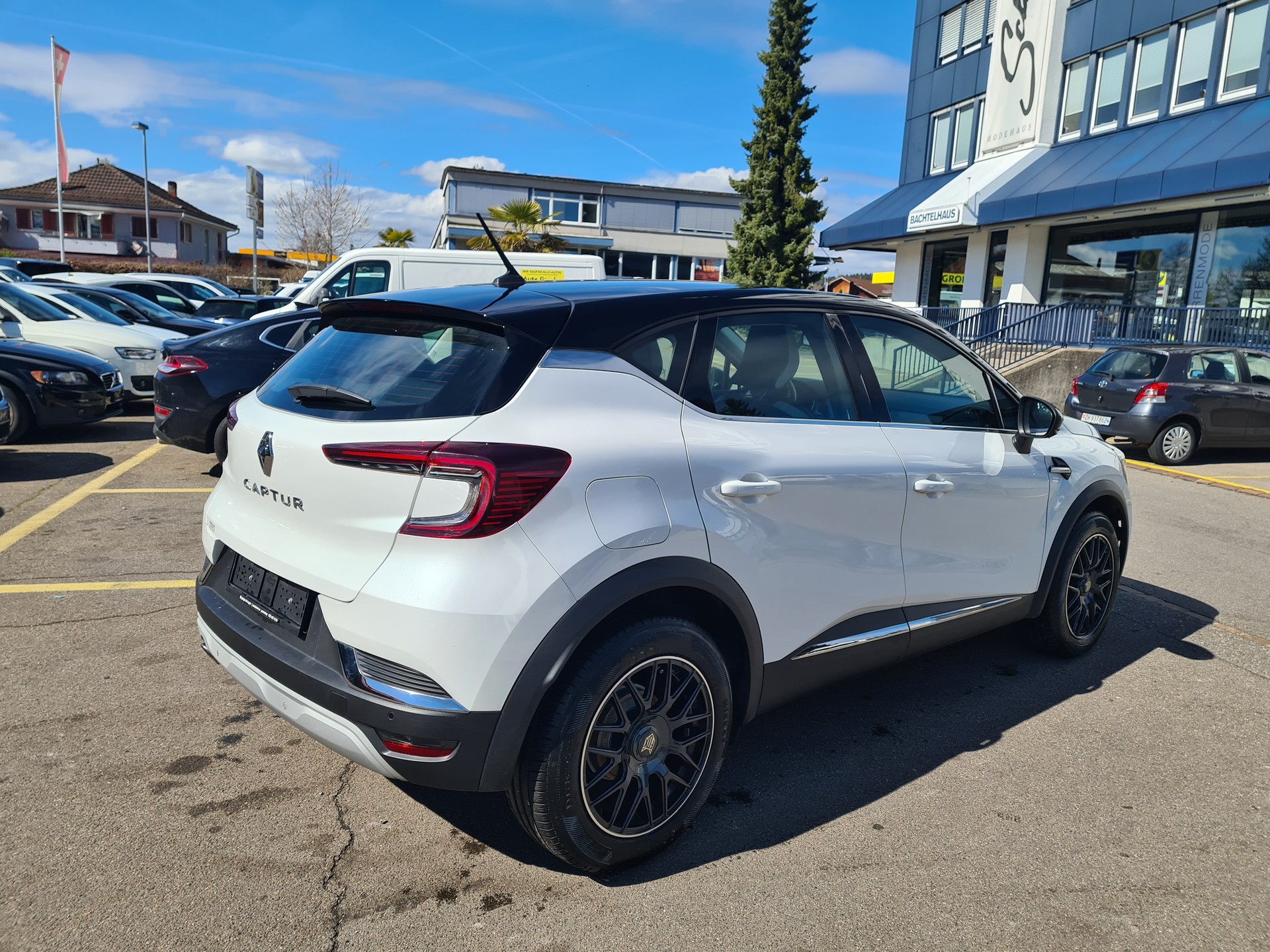 RENAULT Captur 1.3 TCe EDC Intens EDC-image-2
