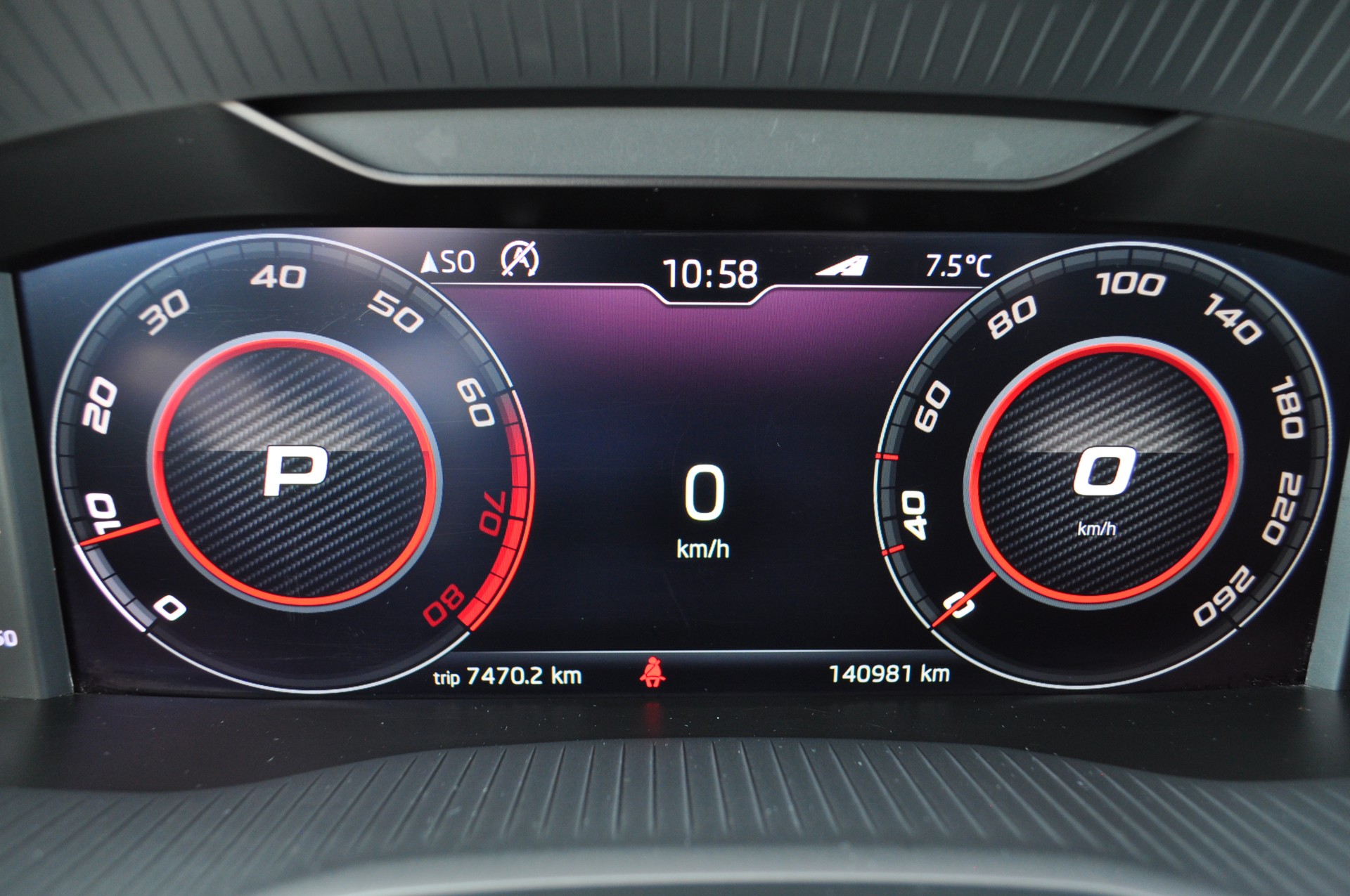 SKODA Karoq 2.0 TSI SportLine 4x4 DSG-image-15