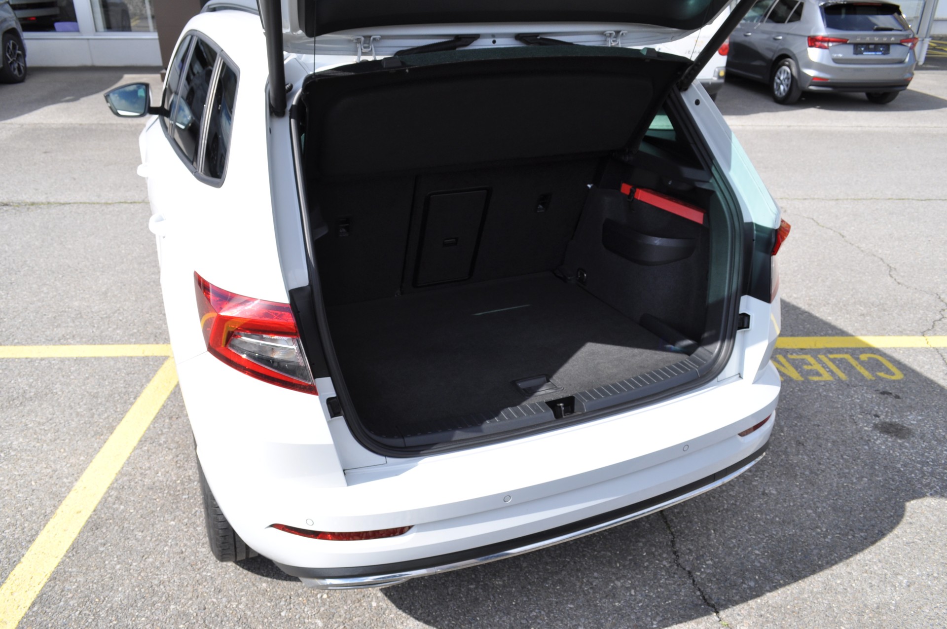 SKODA Karoq 2.0 TSI SportLine 4x4 DSG-image-6