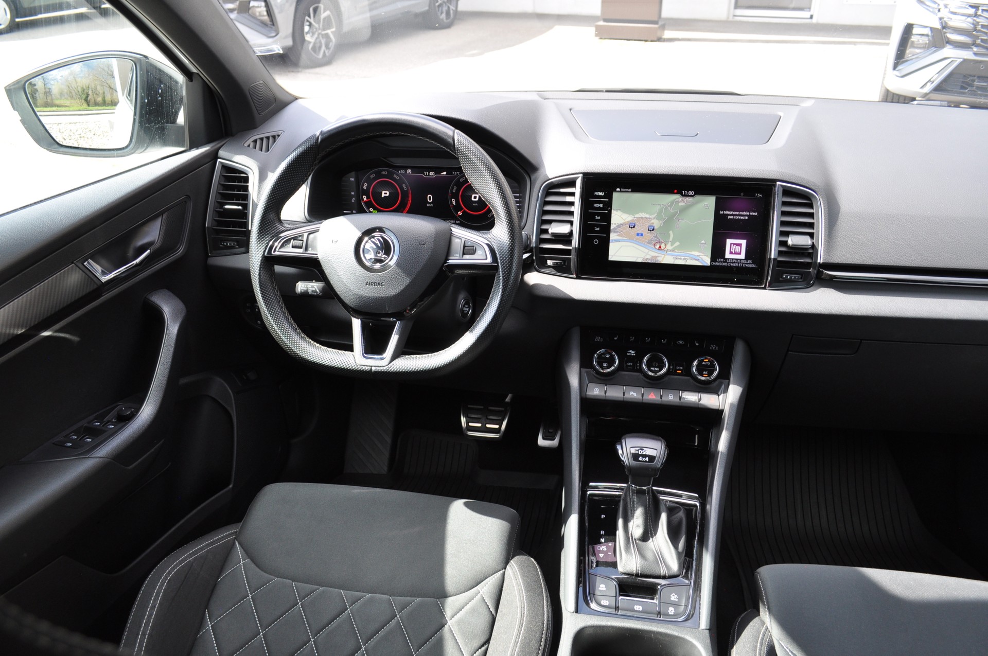 SKODA Karoq 2.0 TSI SportLine 4x4 DSG-image-9