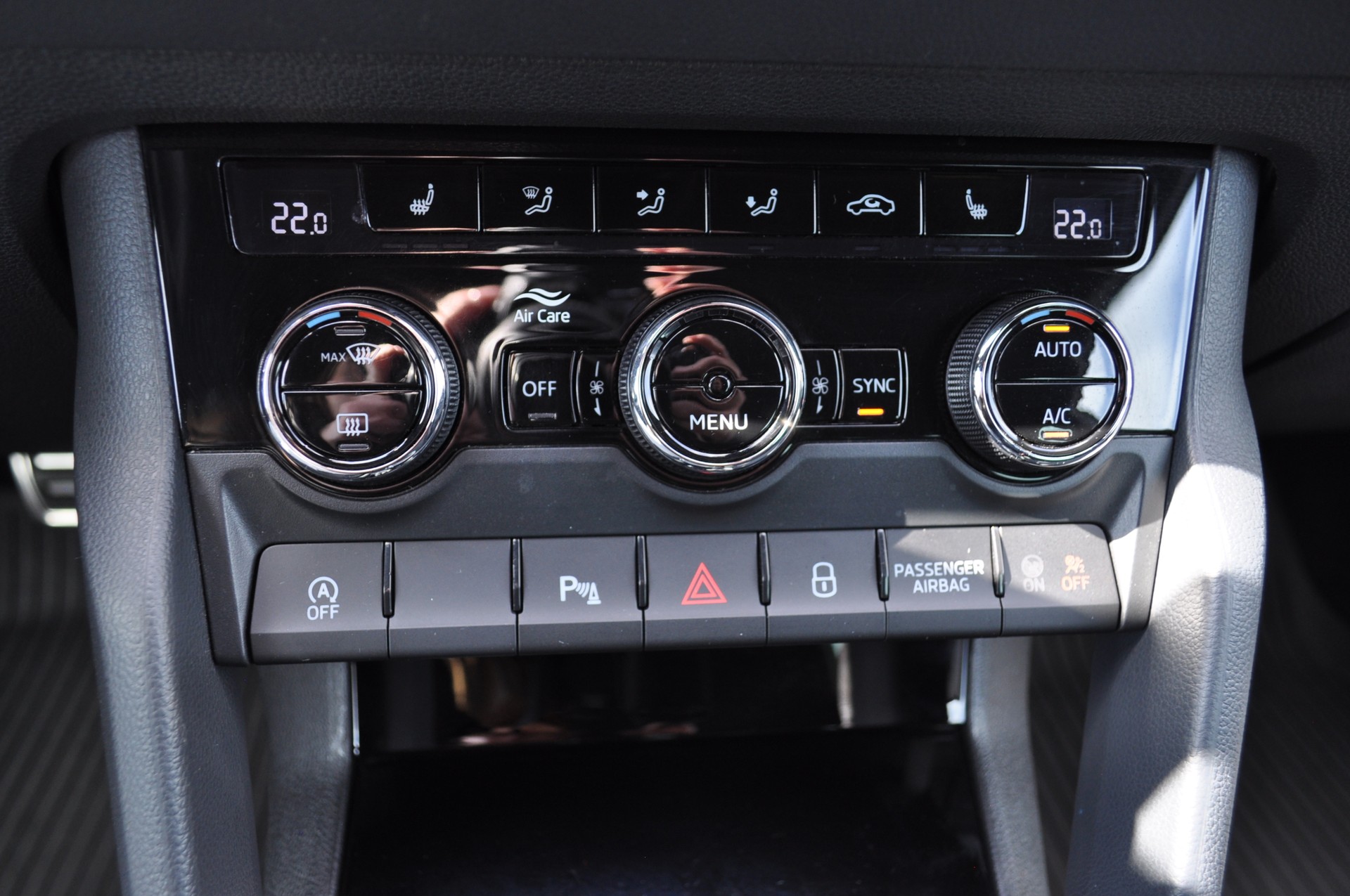 SKODA Karoq 2.0 TSI SportLine 4x4 DSG-image-12