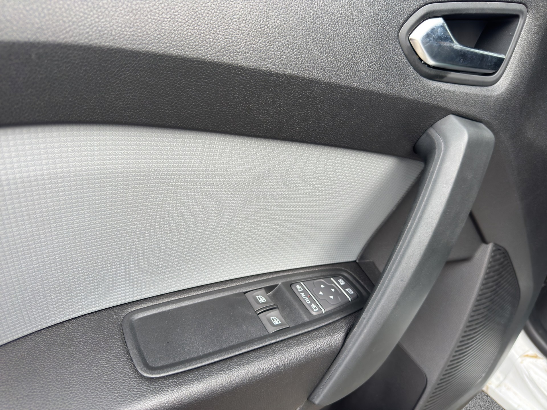 NISSAN Townstar EV45 kWh 22kW L1 Tekna-image-11