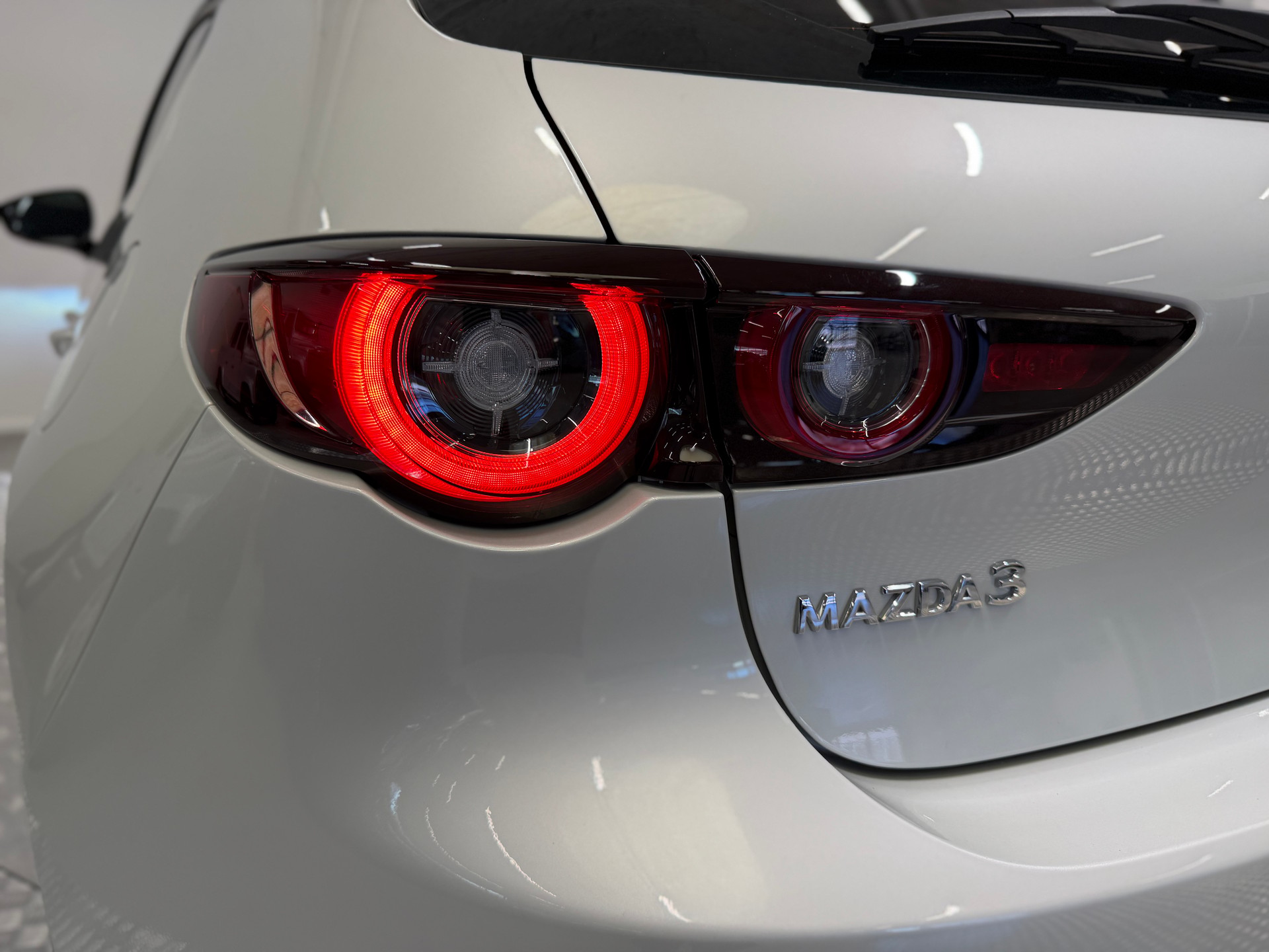 MAZDA 3 Hatchback SKYACTIV-G M Hybrid 150 Ambition Plus Automat-image-15