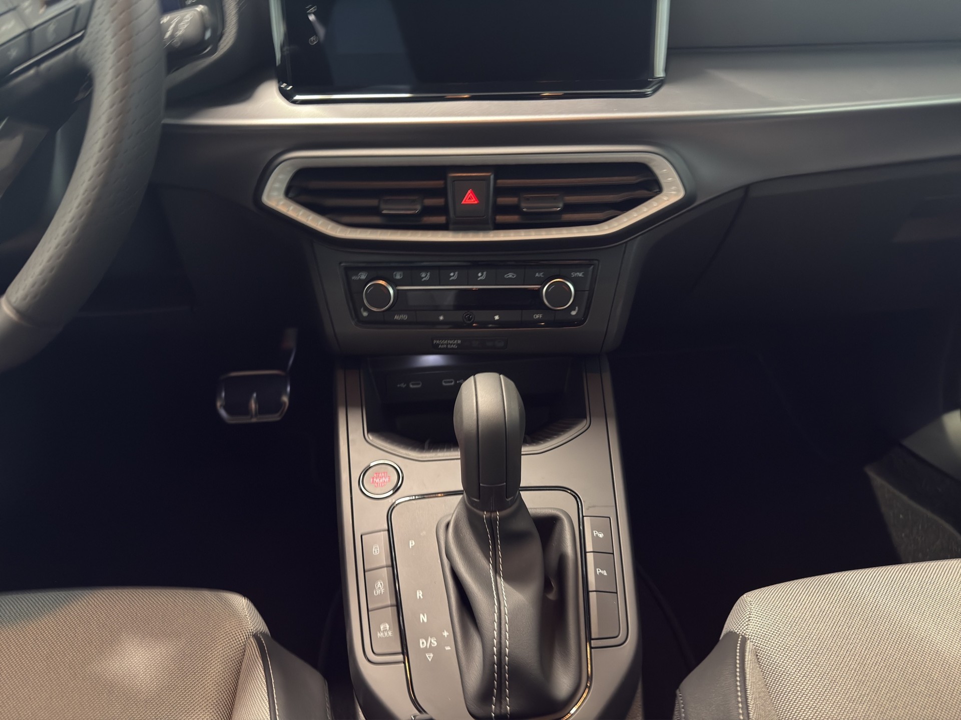 SEAT Arona 1.5 Eco TSI Move FR DSG-image-9