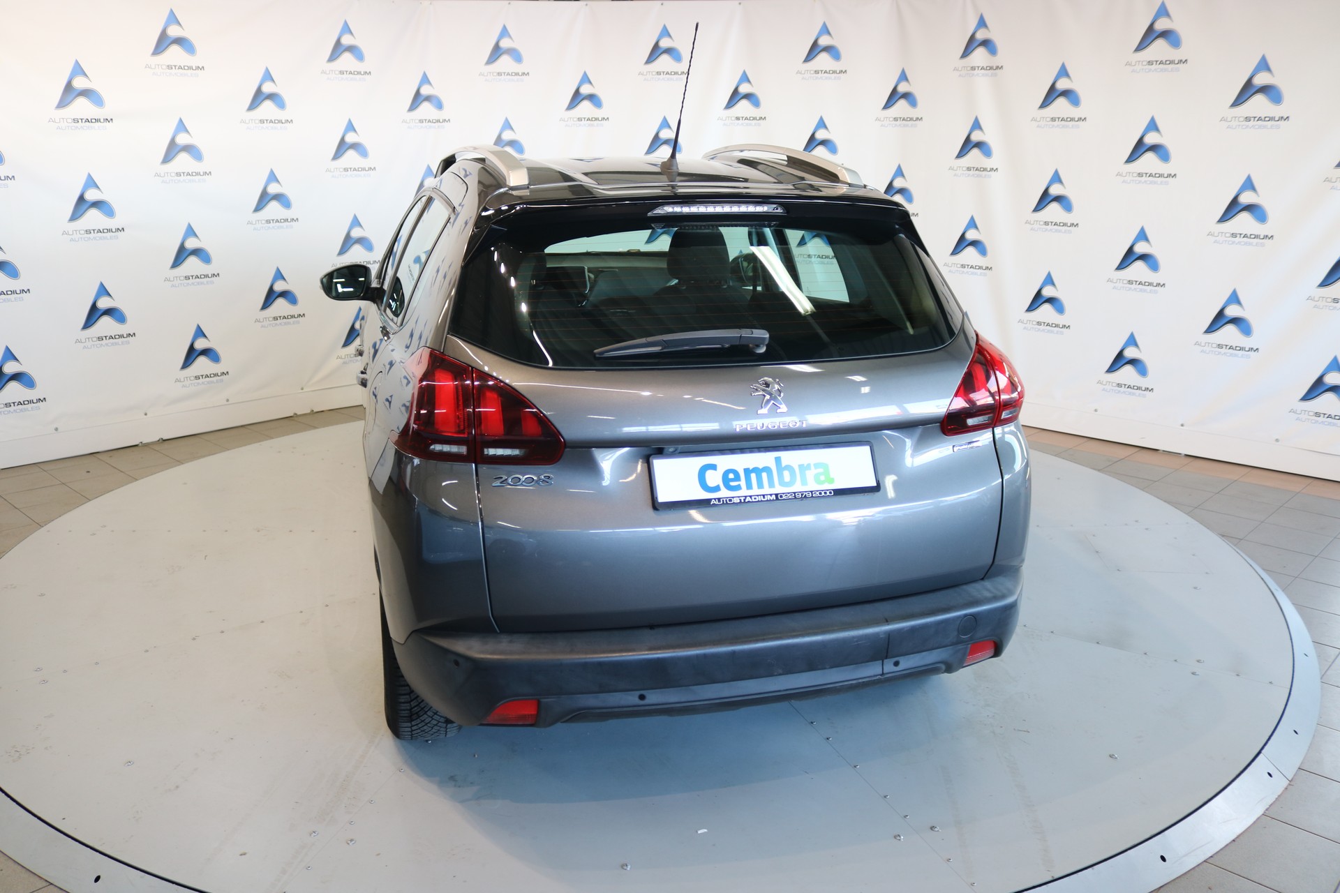 PEUGEOT 2008 Active-image-23
