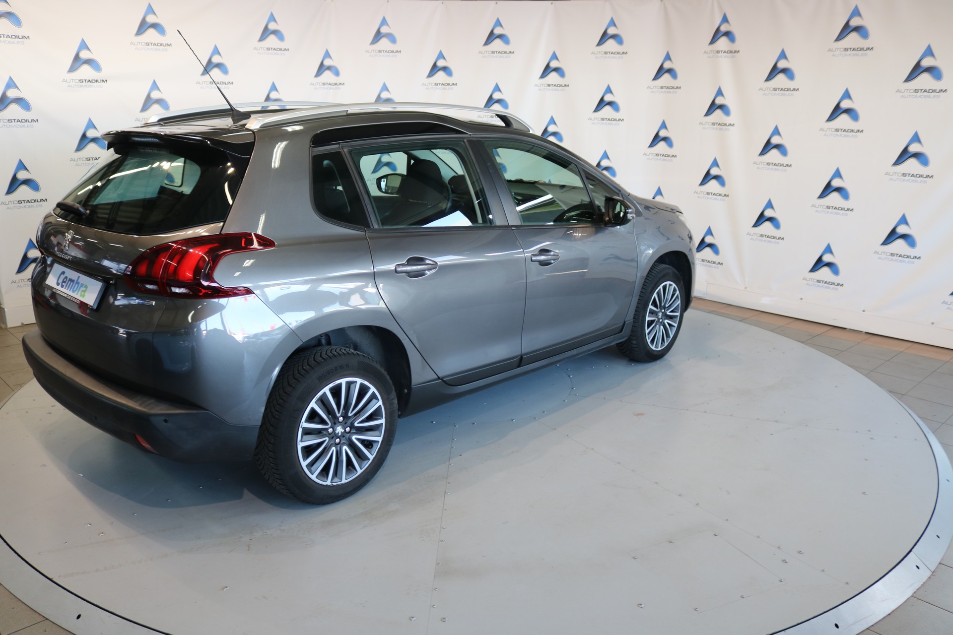 PEUGEOT 2008 Active-image-27