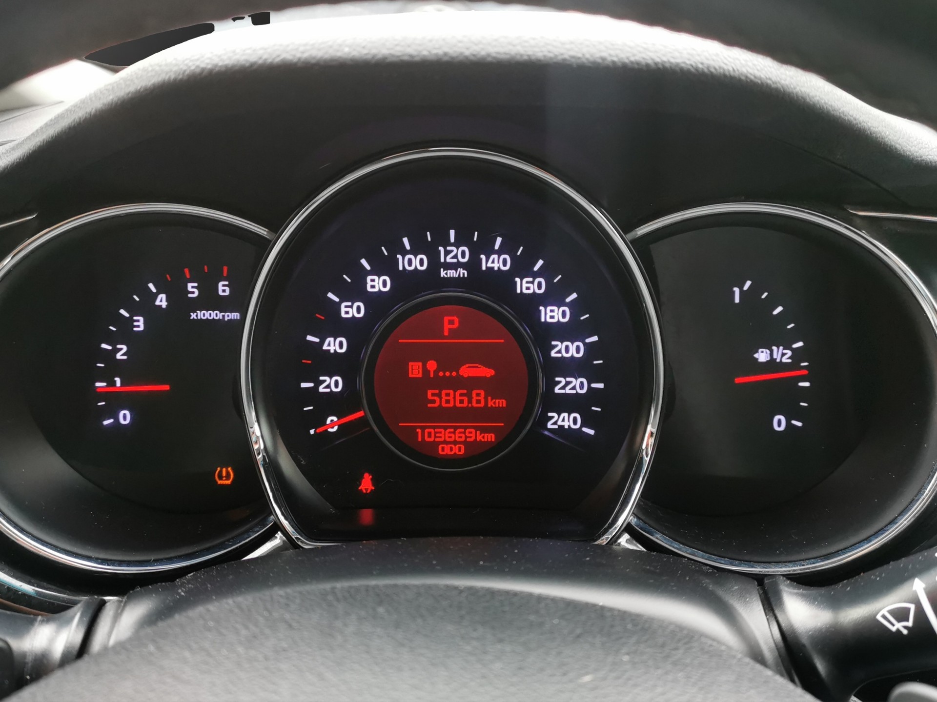 KIA Cee'd 1.6 CRDi Trend DCT-image-15