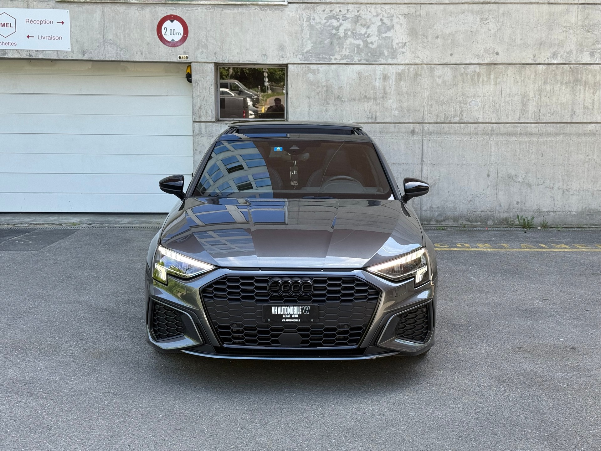 AUDI A3 Sportback 35 TFSI S line S-tronic-image-2