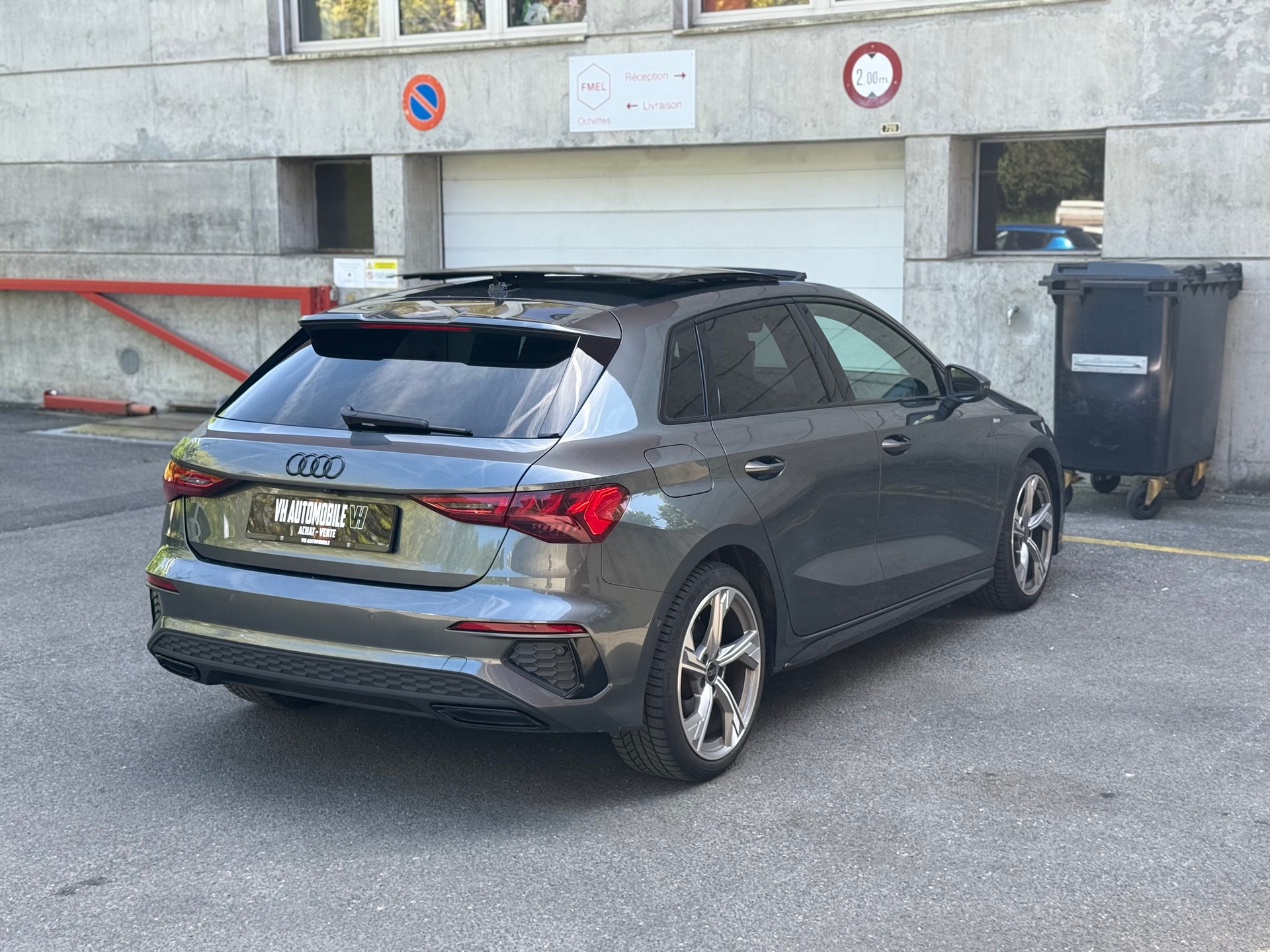AUDI A3 Sportback 35 TFSI S line S-tronic-image-4