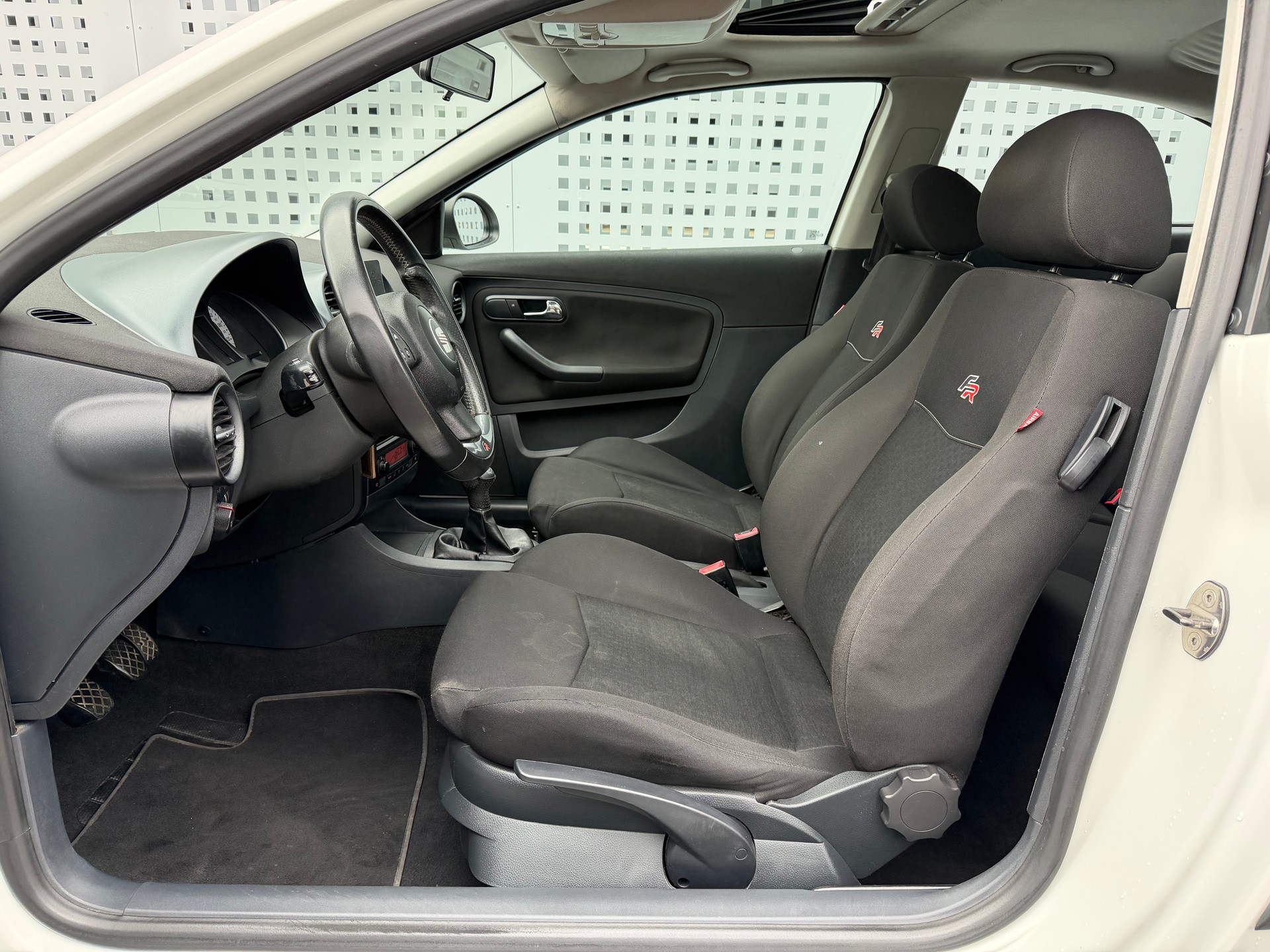 SEAT Ibiza 1.8 20V Turbo FR Joya Joker-image-14