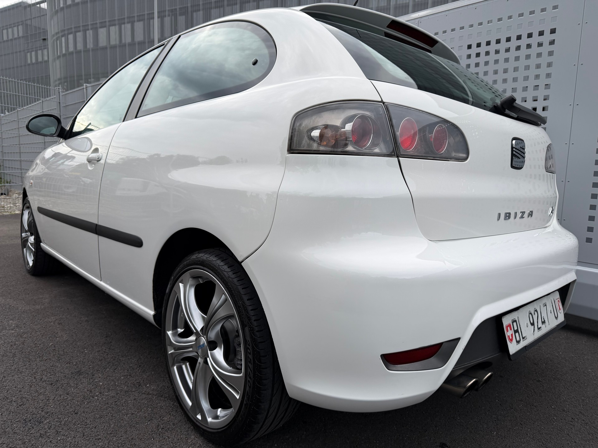 SEAT Ibiza 1.8 20V Turbo FR Joya Joker-image-4