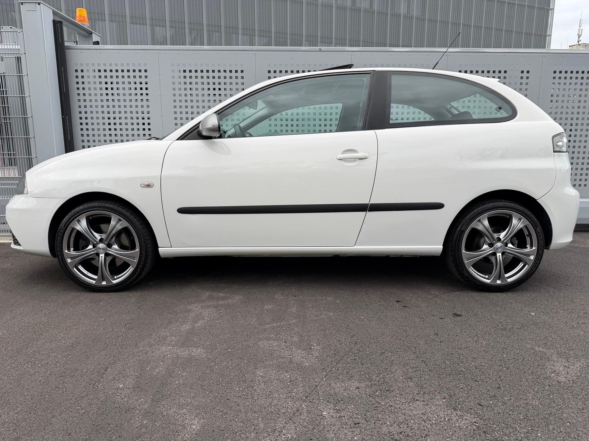 SEAT Ibiza 1.8 20V Turbo FR Joya Joker-image-5