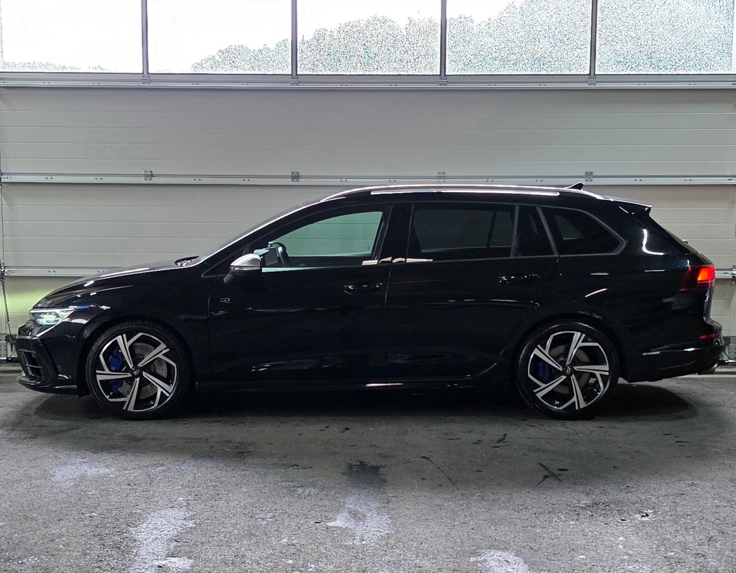 VW Golf Variant 2.0 TSI R Performance DSG 4 Motion *Lenkrad-Sitzheizung*ACC&LaneAssist*Rückfahrkamera*Ambiente*CarPlay&AndroidAuto*-showroom-element-1