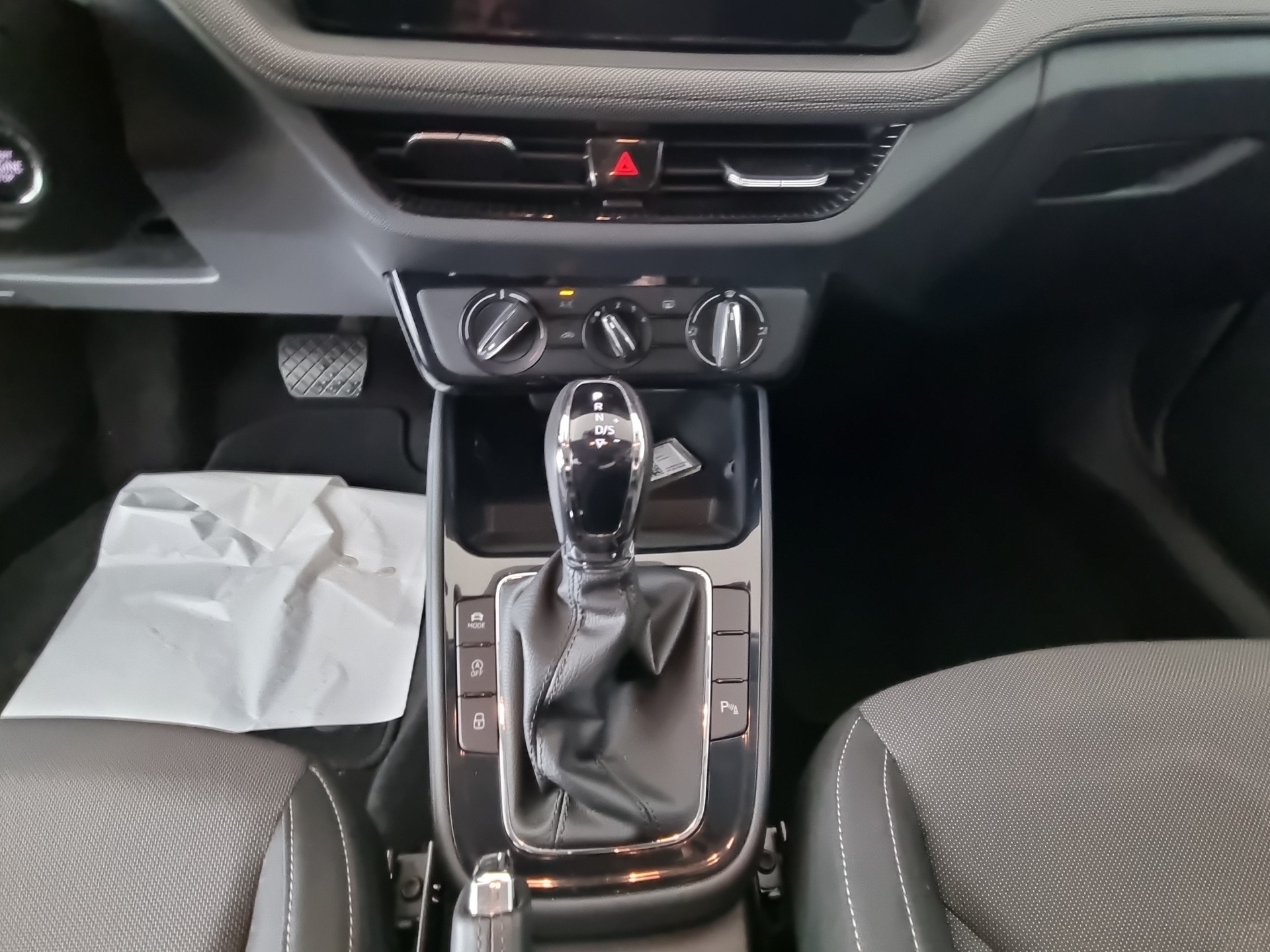 SKODA Fabia 1.0 TSI Selection *5Jahre Garantie*-image-9