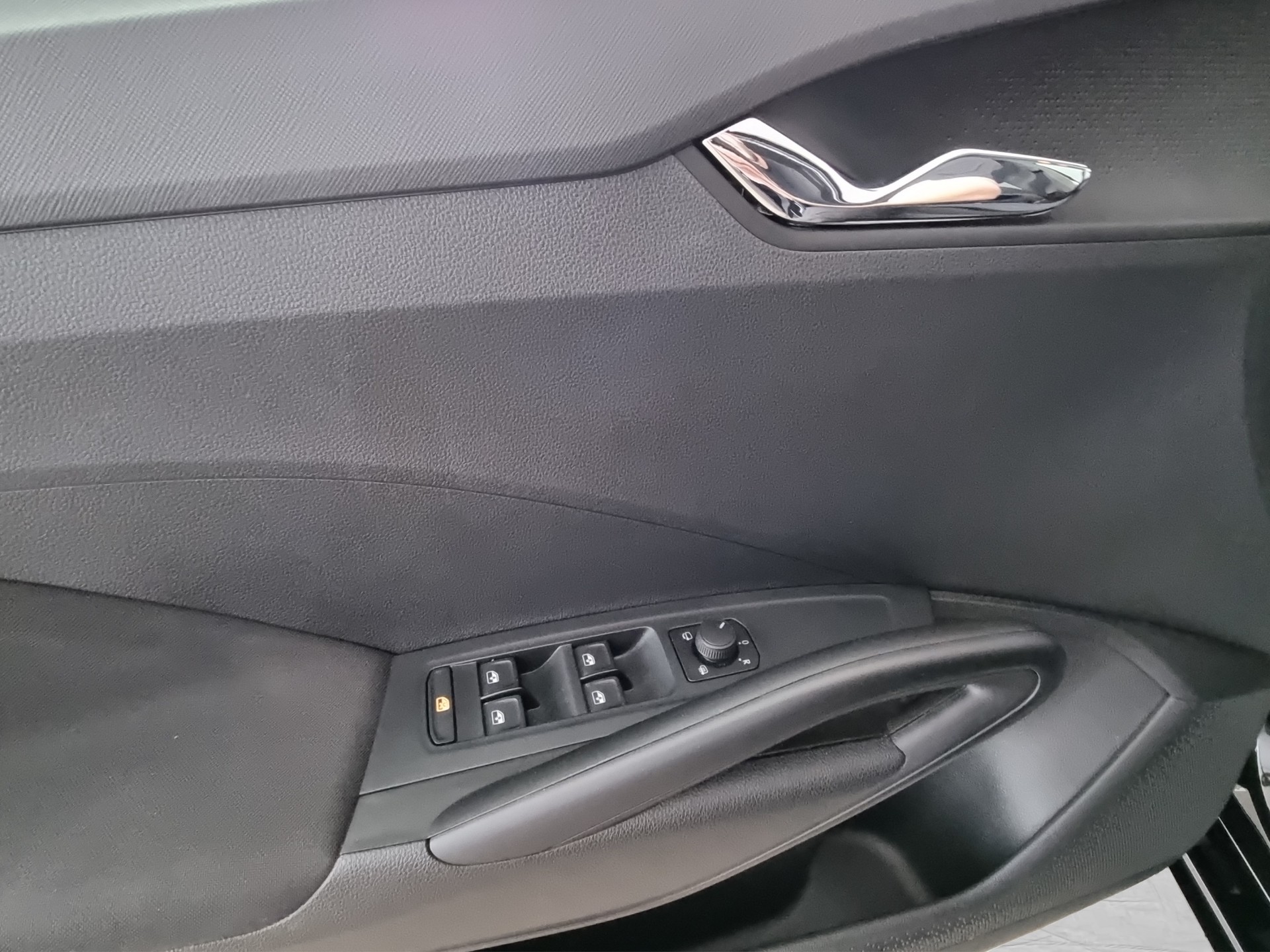 SKODA Fabia 1.0 TSI Selection *5Jahre Garantie*-image-11