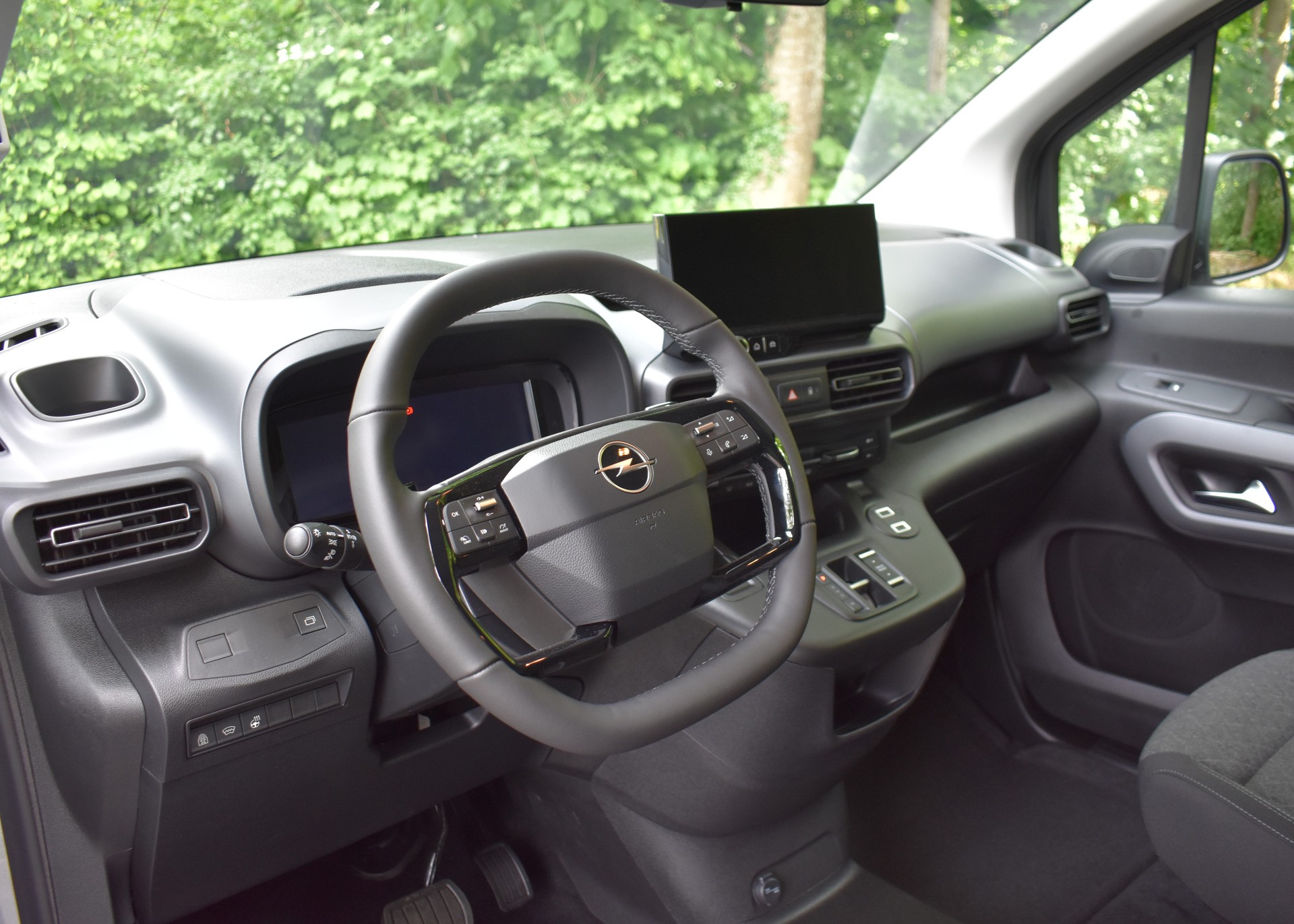 OPEL Combo 1.5 GS Automat-image-5