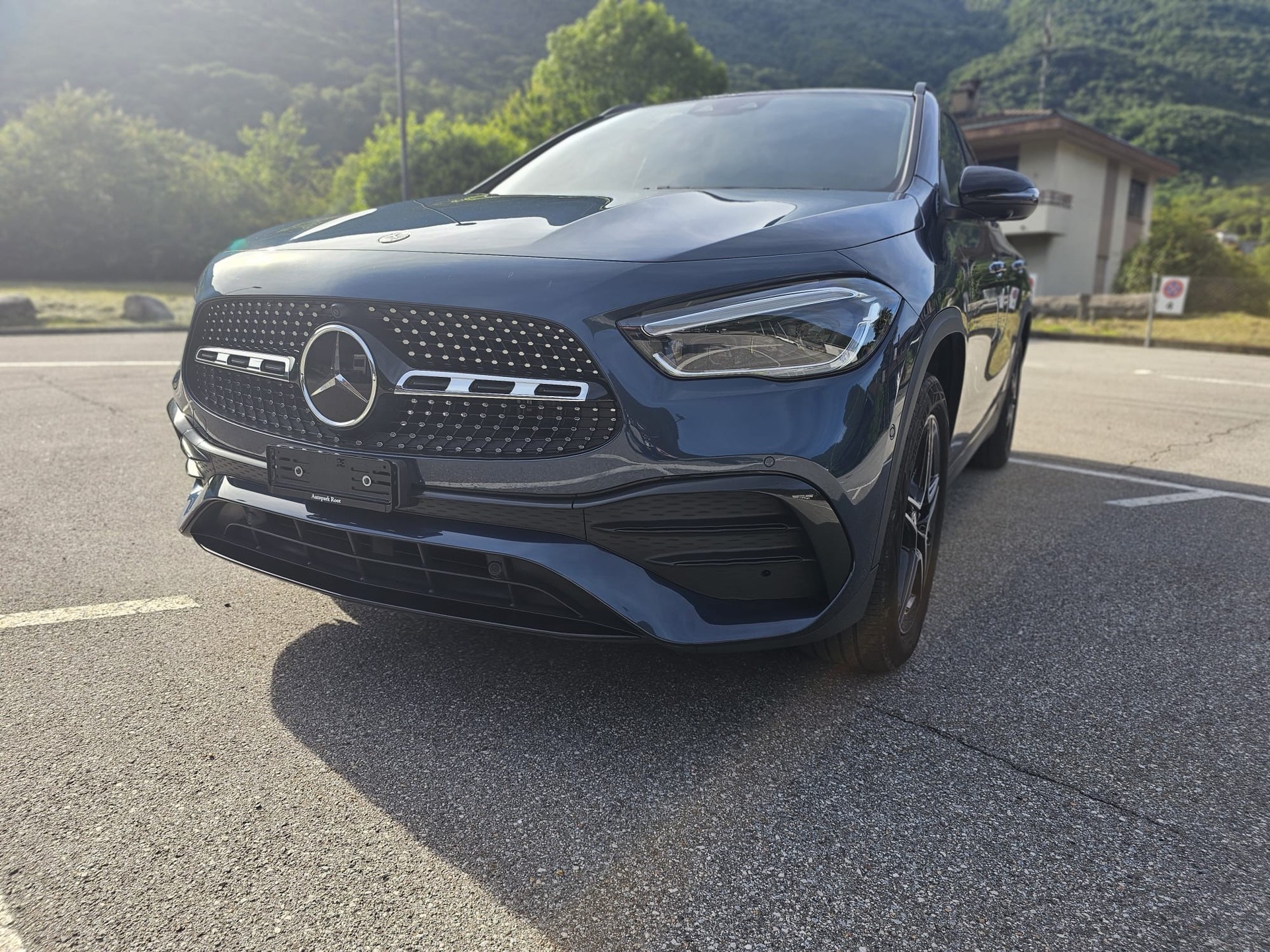 MERCEDES-BENZ GLA 250 e 8G-DCT-image-5