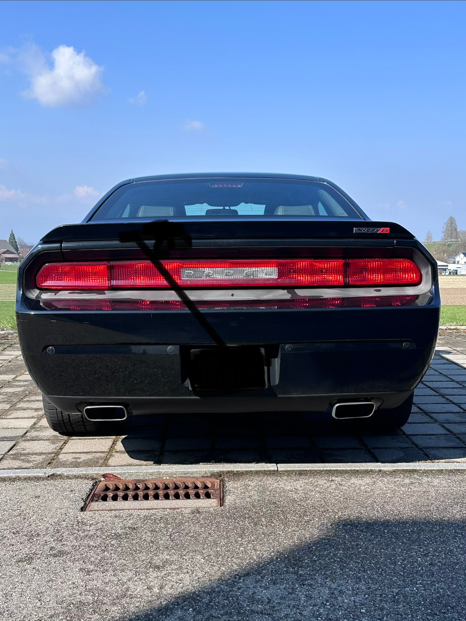 DODGE SRT 8-image-4