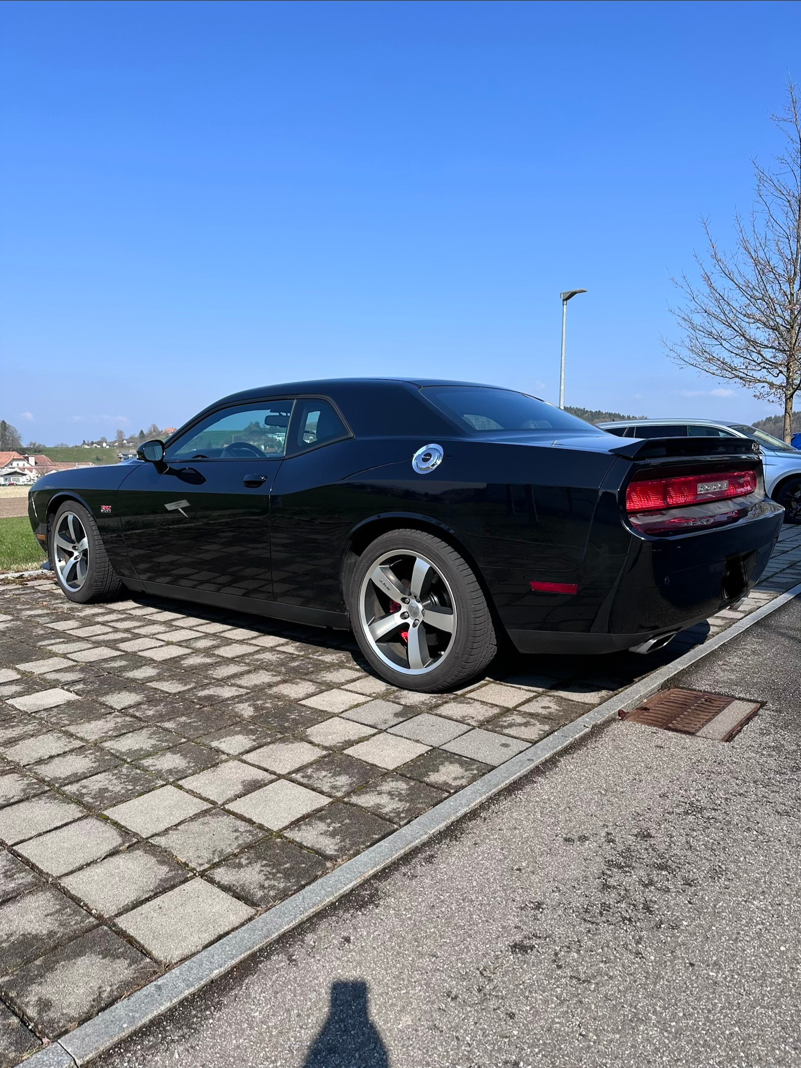 DODGE SRT 8-image-1