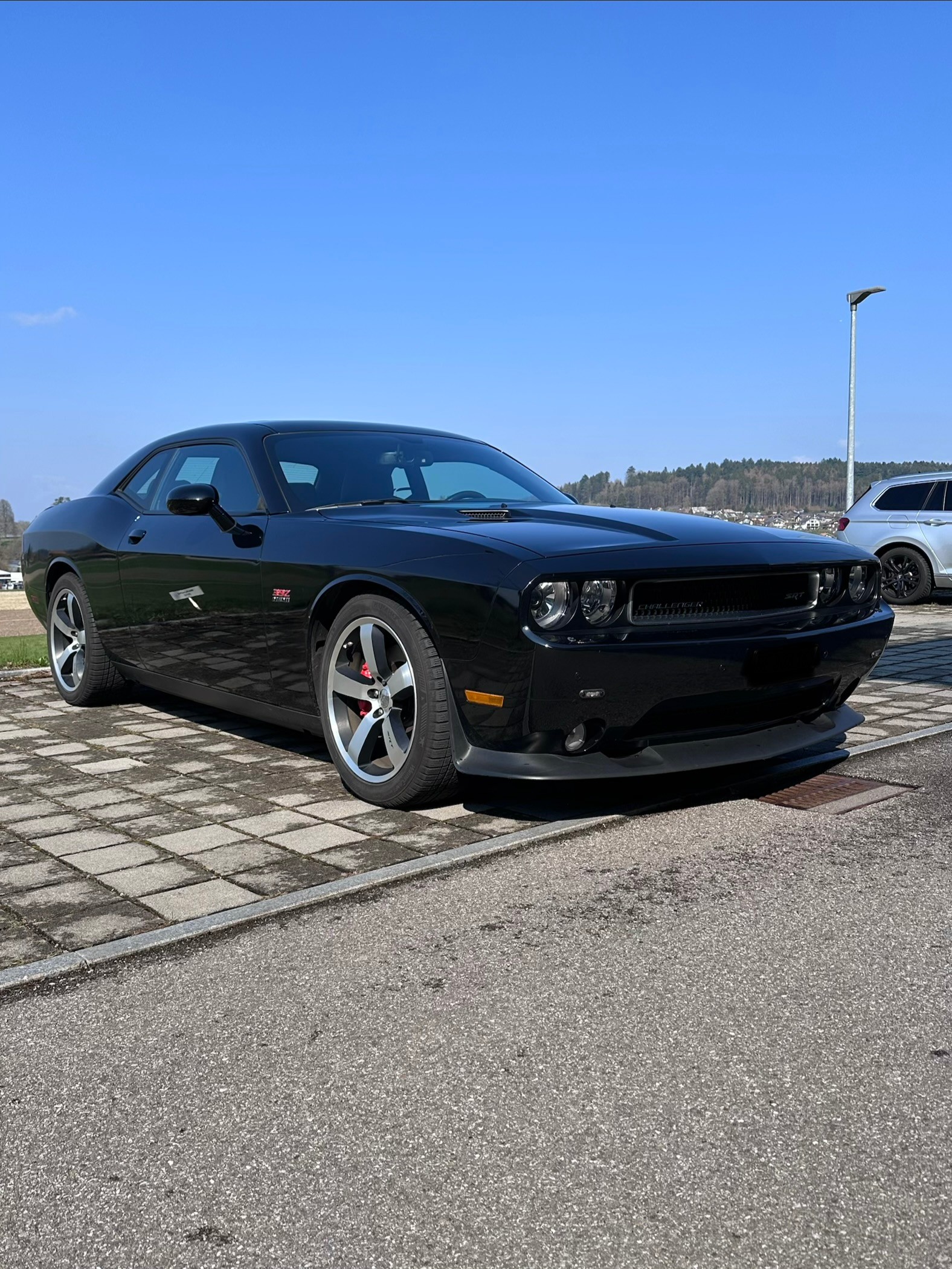 DODGE SRT 8-image-5