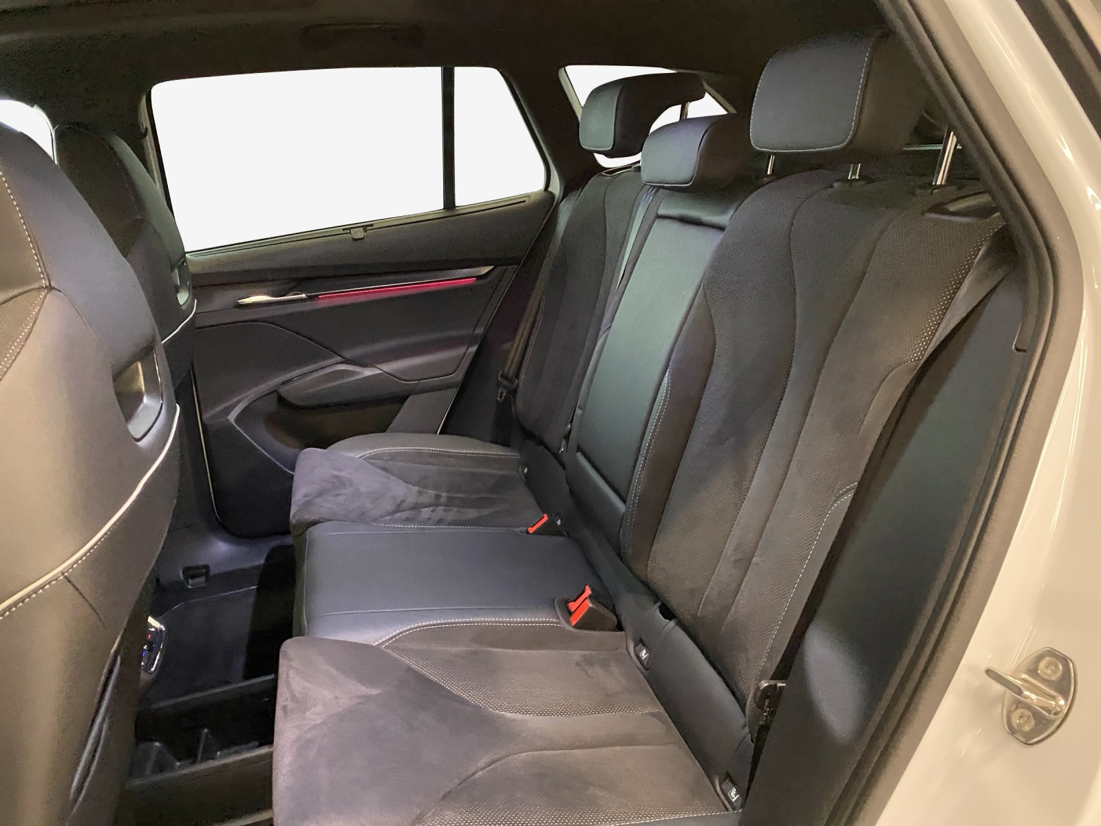 SKODA Enyaq iV 80 SportLine Ultra-image-12