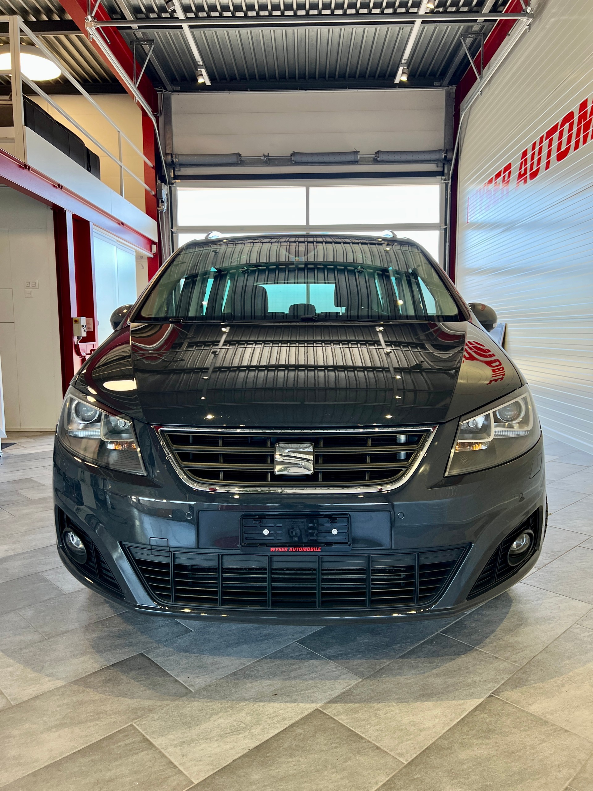 SEAT Alhambra 2.0 TSI FR Line DSG-image-2