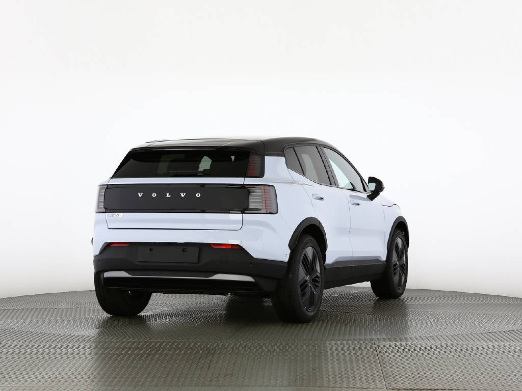 VOLVO EX 30 Cross Country P8 Ultra AWD-image-8