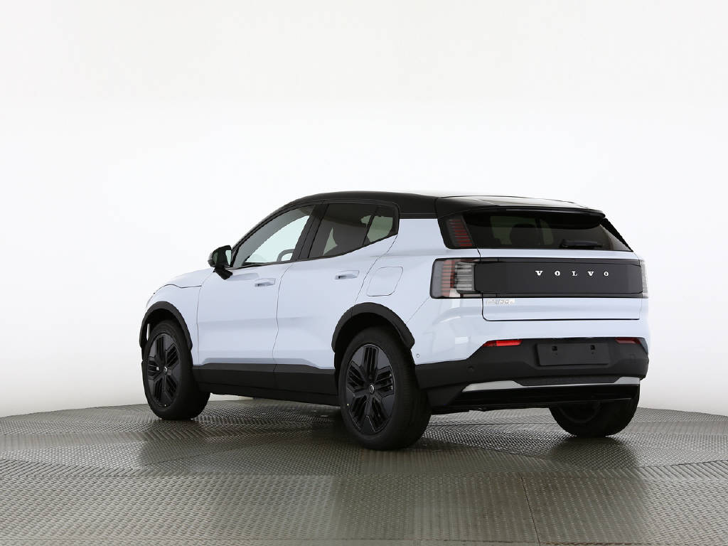 VOLVO EX 30 Cross Country P8 Ultra AWD-image-5