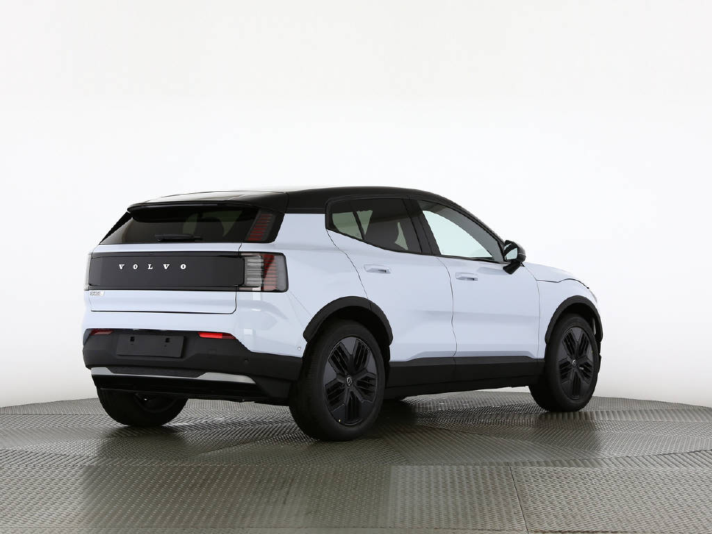 VOLVO EX 30 Cross Country P8 Ultra AWD-image-9