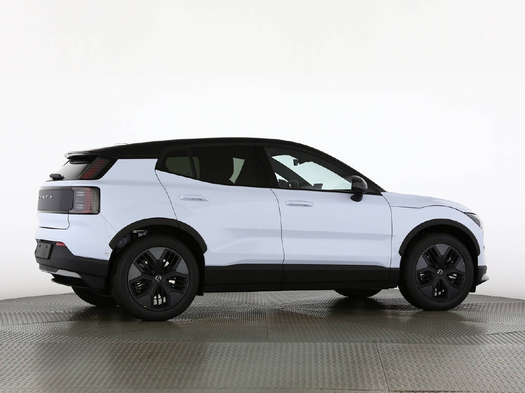 VOLVO EX 30 Cross Country P8 Ultra AWD-image-11