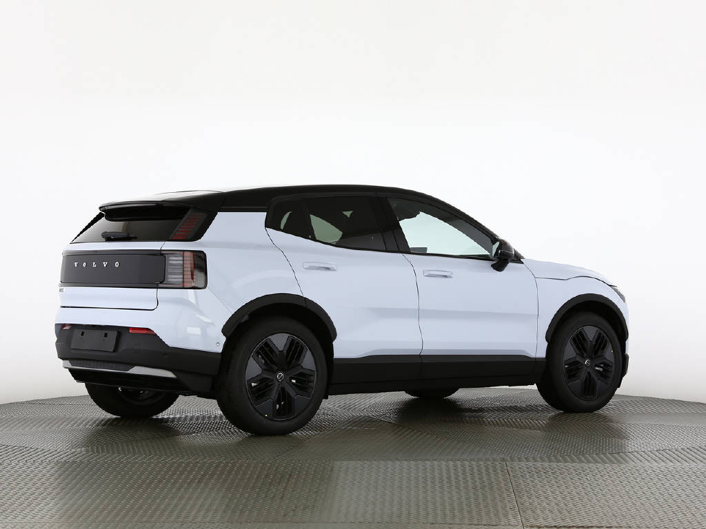VOLVO EX 30 Cross Country P8 Ultra AWD-image-10