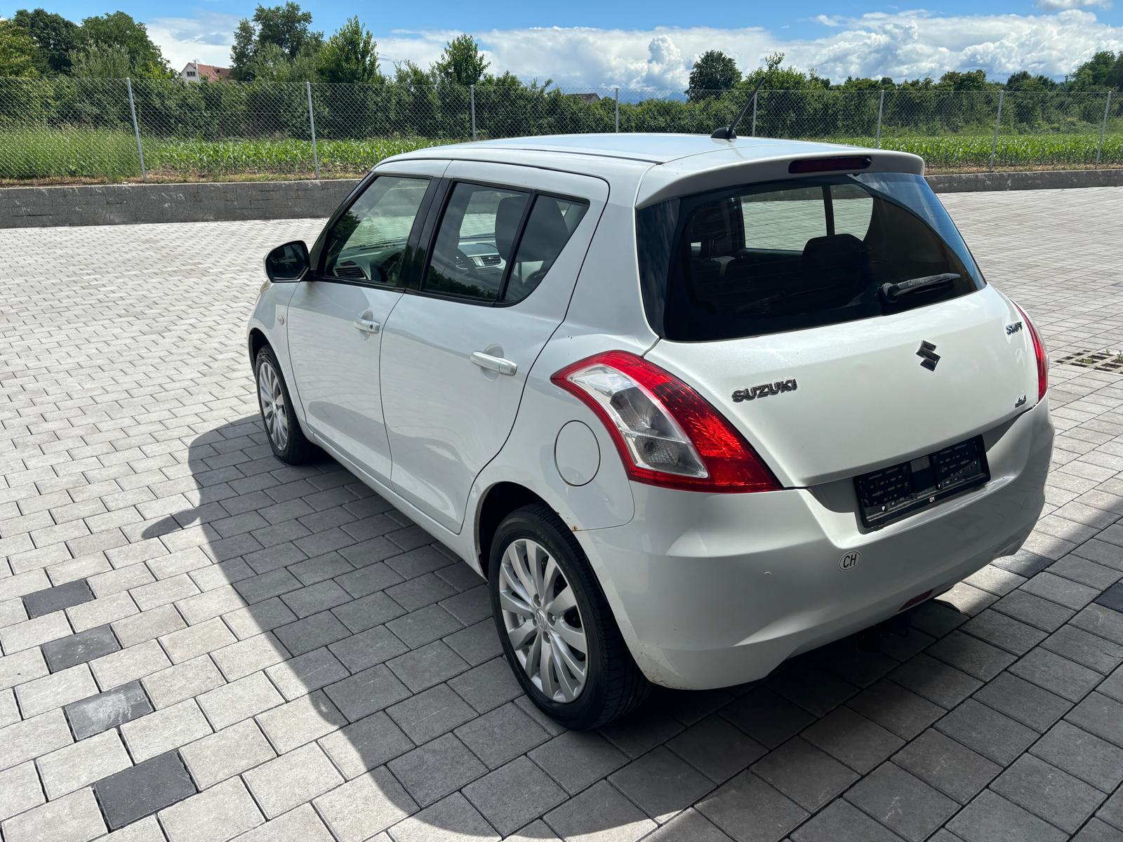 SUZUKI Swift 1.2i 16V GL Top 4x4-image-6