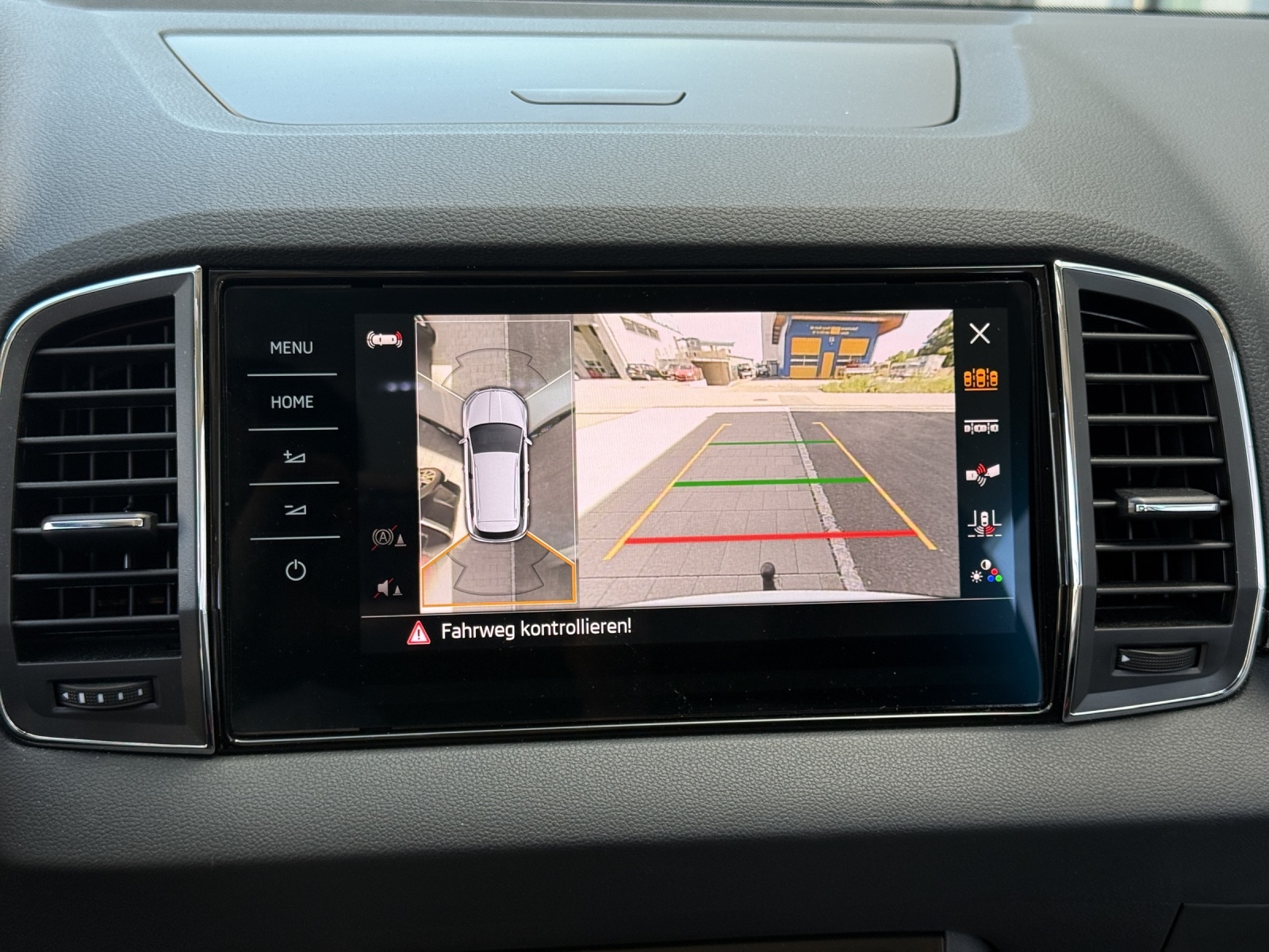 SKODA Karoq 2.0 TDI CR Style 4x4 DSG-image-20