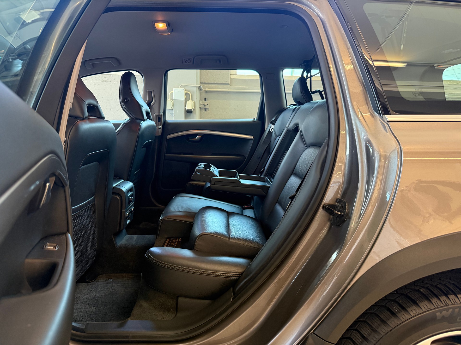 VOLVO XC70 T6 AWD Summum Geartronic-image-10