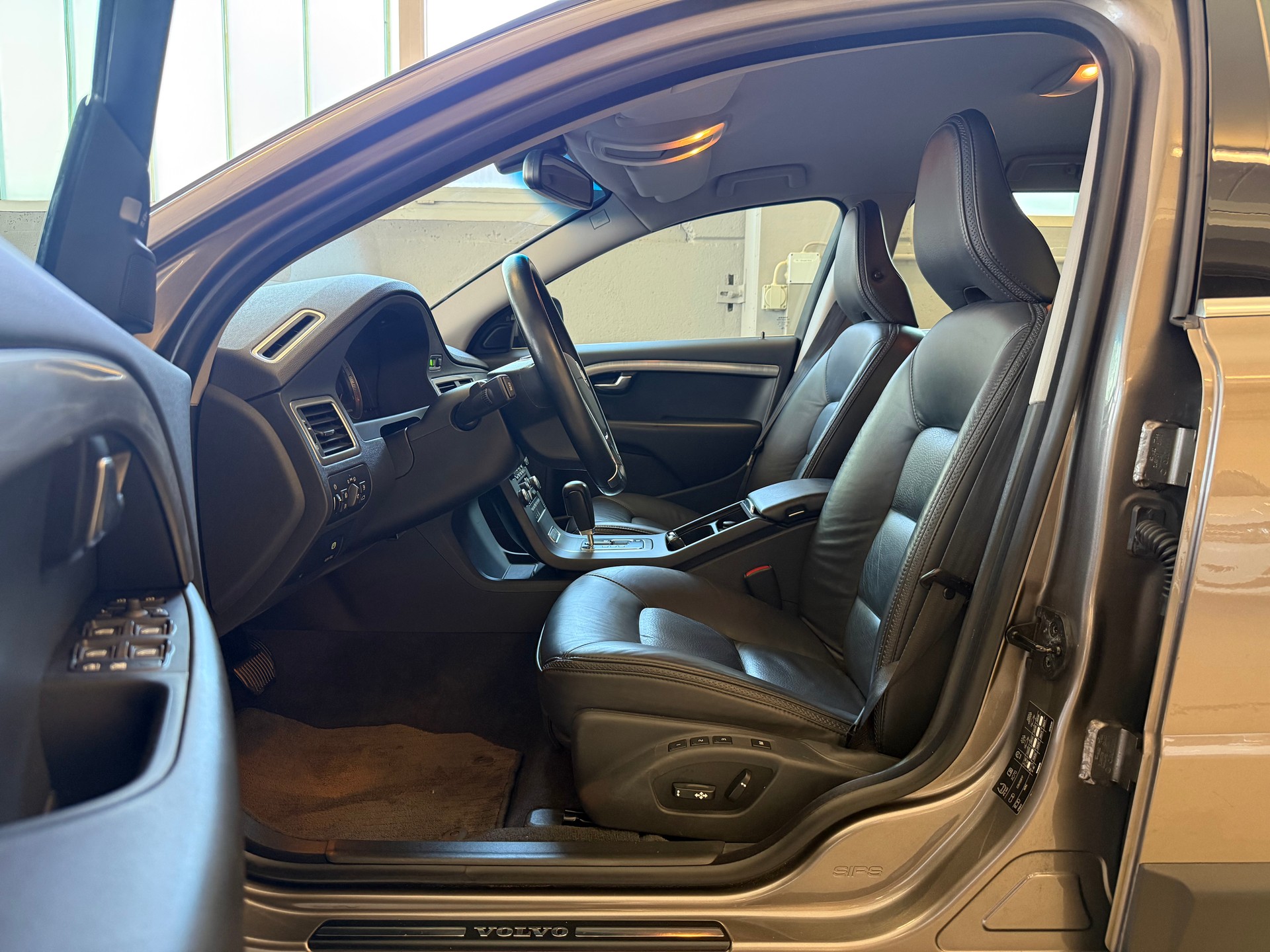 VOLVO XC70 T6 AWD Summum Geartronic-image-9