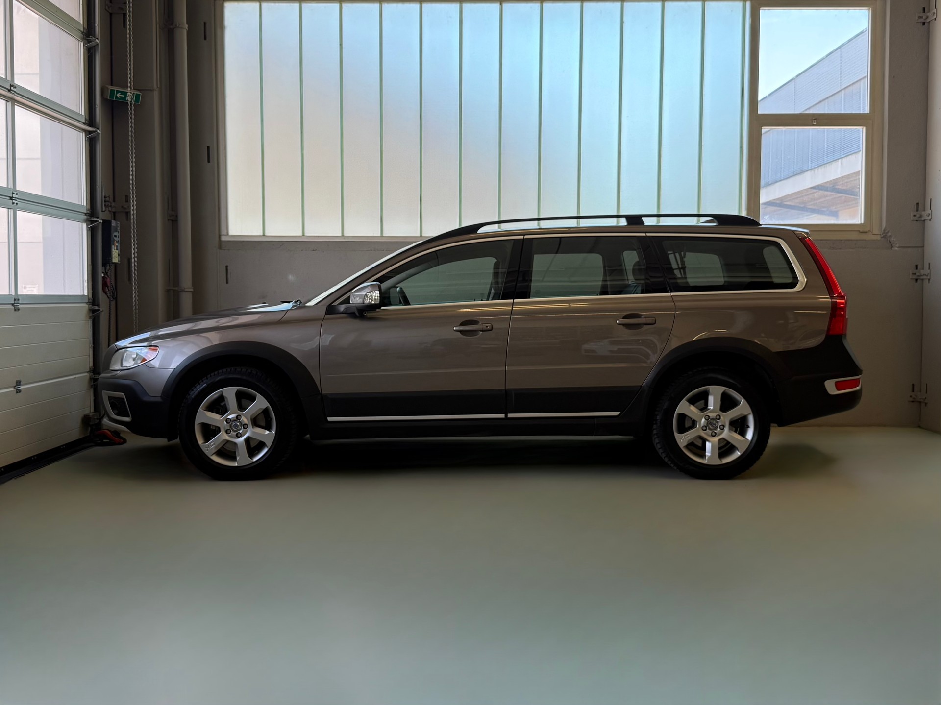 VOLVO XC70 T6 AWD Summum Geartronic-image-4