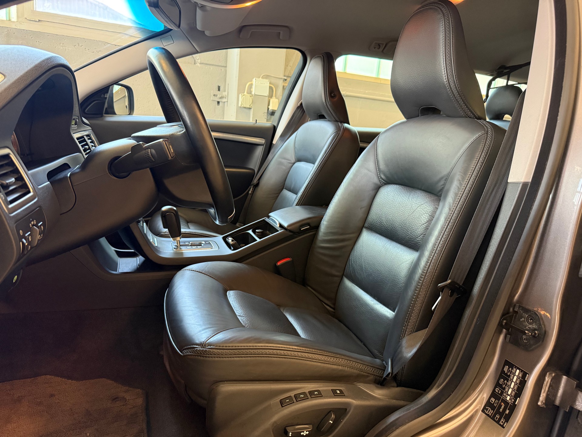 VOLVO XC70 T6 AWD Summum Geartronic-image-11