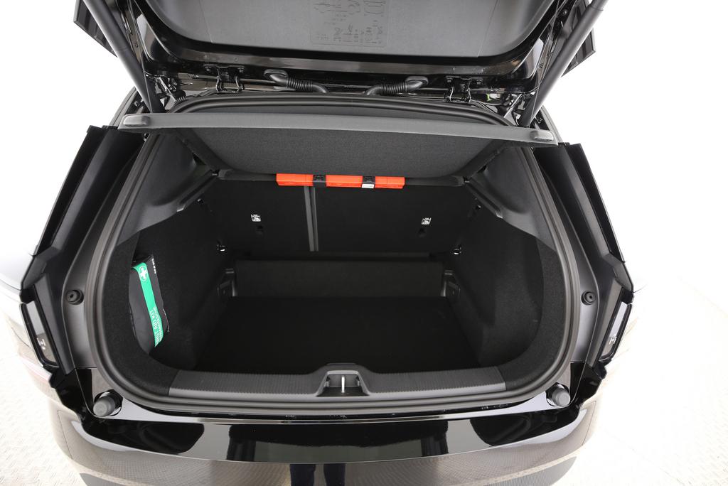 VOLVO EX30 E60 Twin Ultra Performance Sw. Black Ed. AWD-image-8