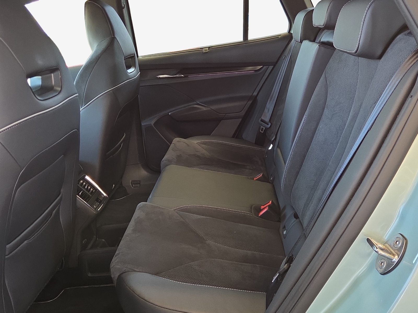 SKODA Enyaq iV 80x SportLine-image-11