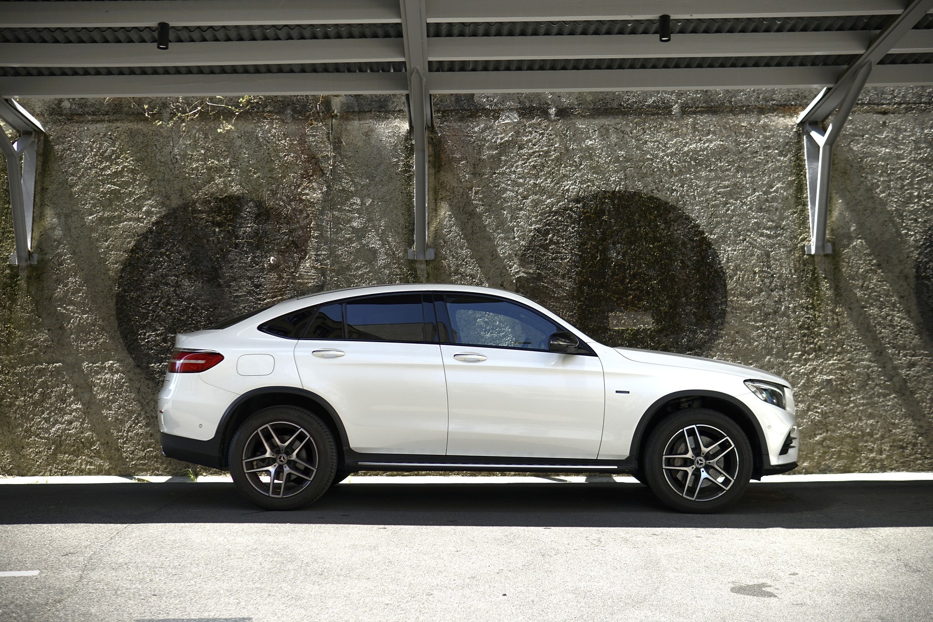 MERCEDES-BENZ GLC Coupé 350 e AMG Line 4Matic 7G-Tronic-image-4