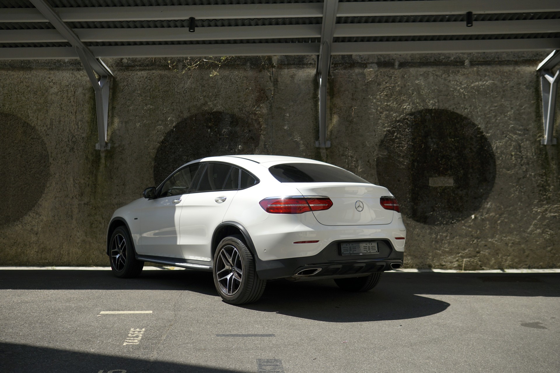MERCEDES-BENZ GLC Coupé 350 e AMG Line 4Matic 7G-Tronic-image-2