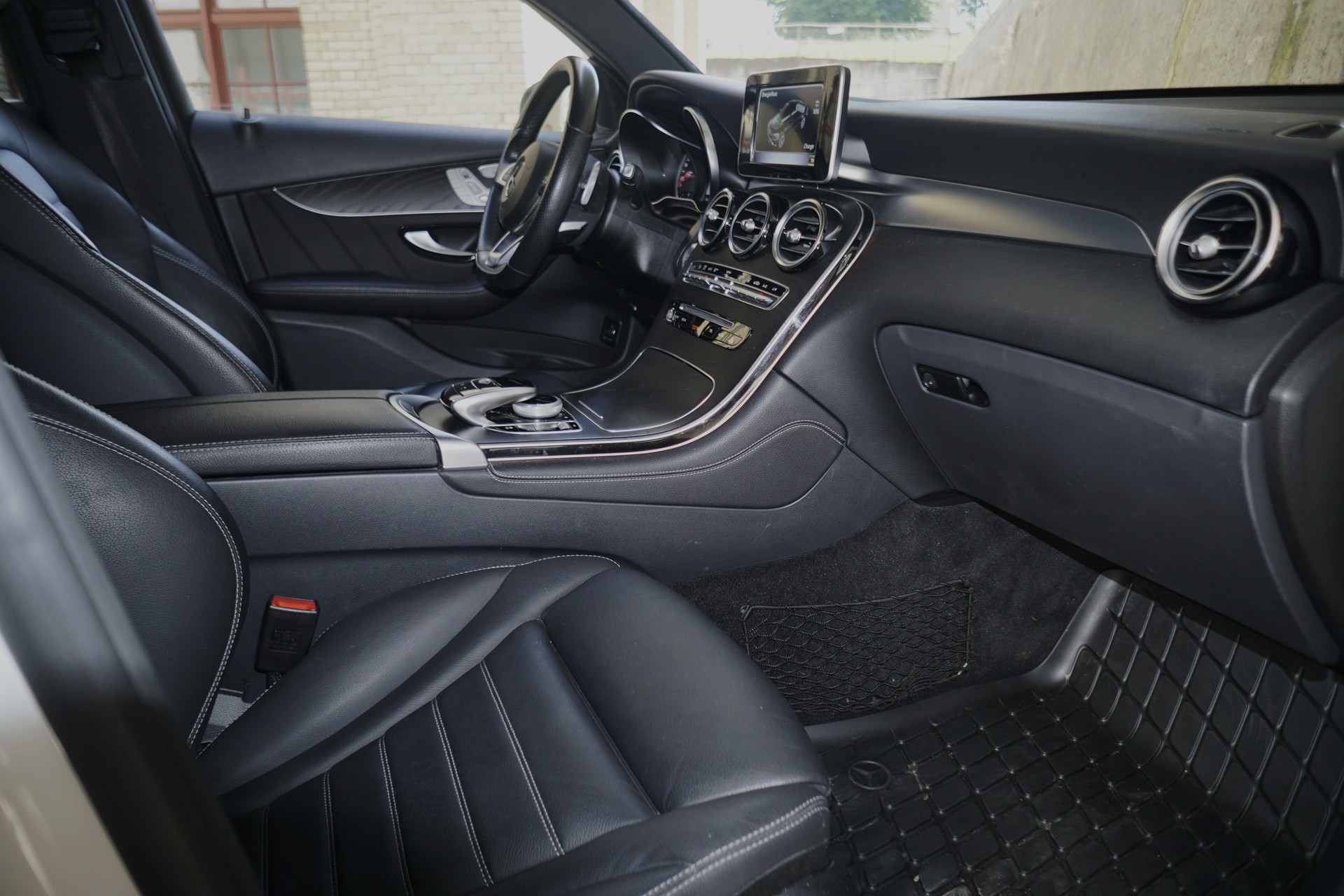 MERCEDES-BENZ GLC Coupé 350 e AMG Line 4Matic 7G-Tronic-image-9